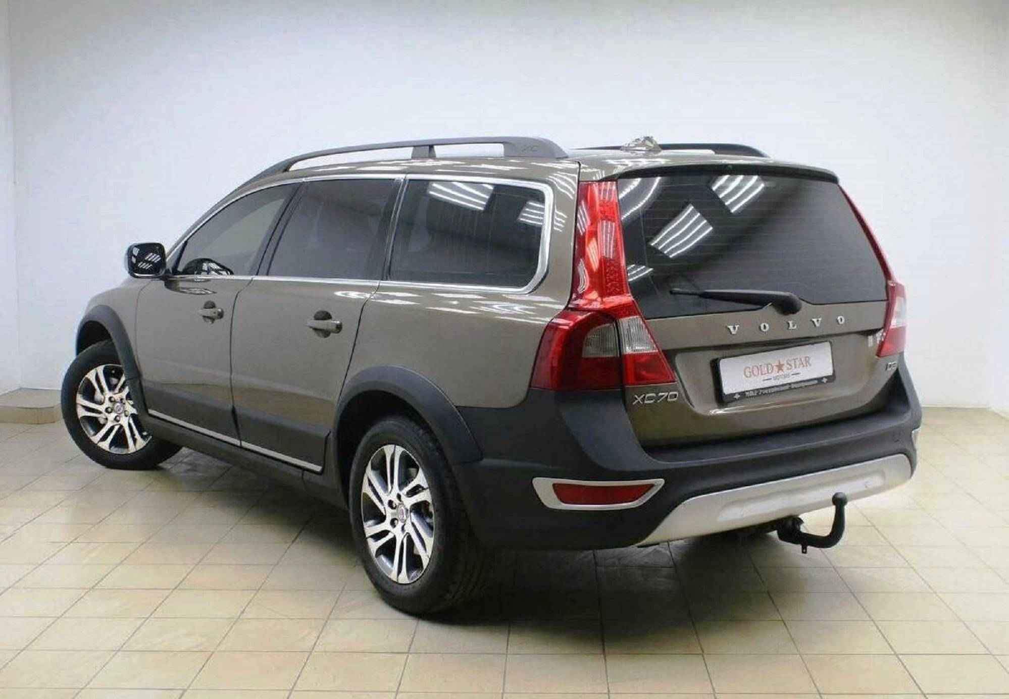Volvo XC70, II
