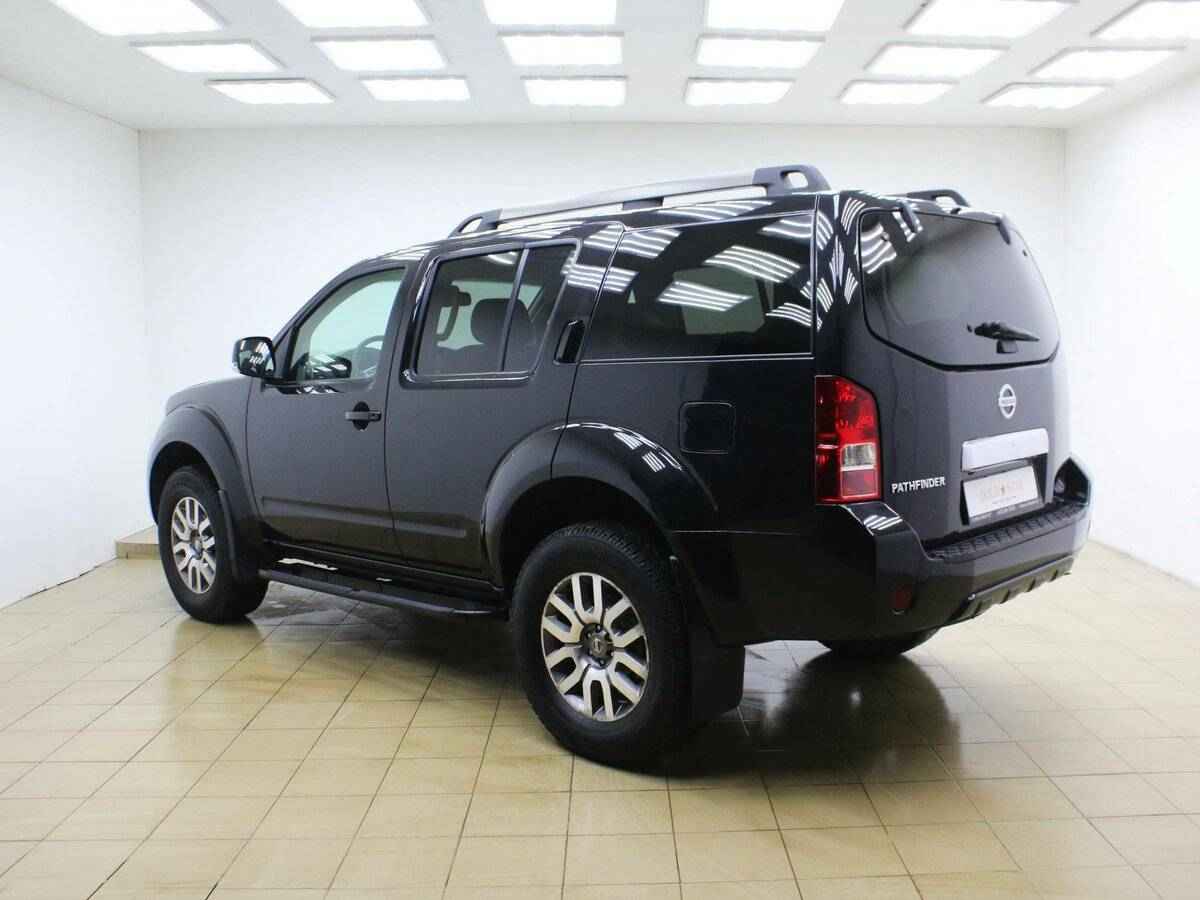 Nissan Pathfinder, III