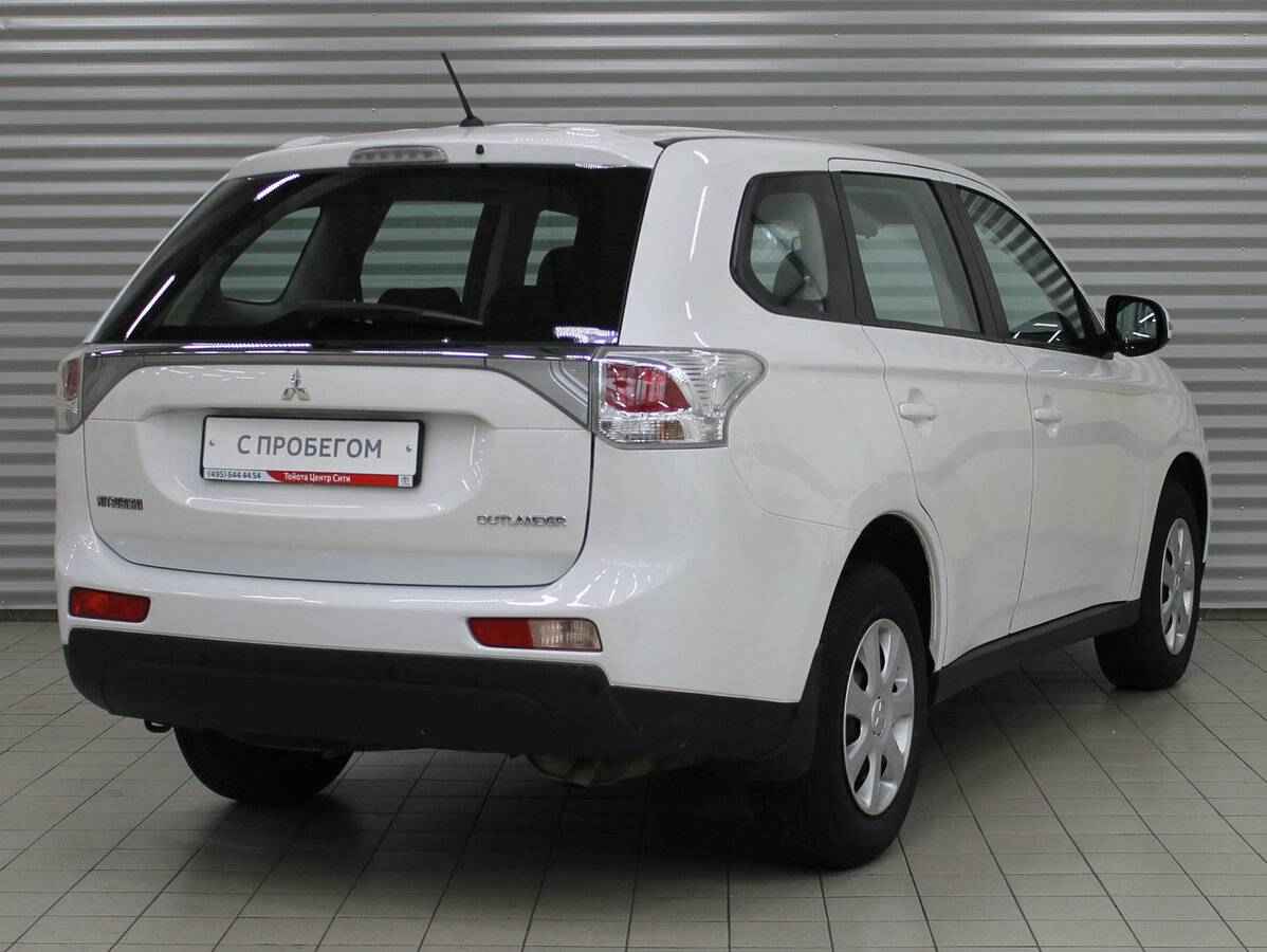 Mitsubishi Outlander, III