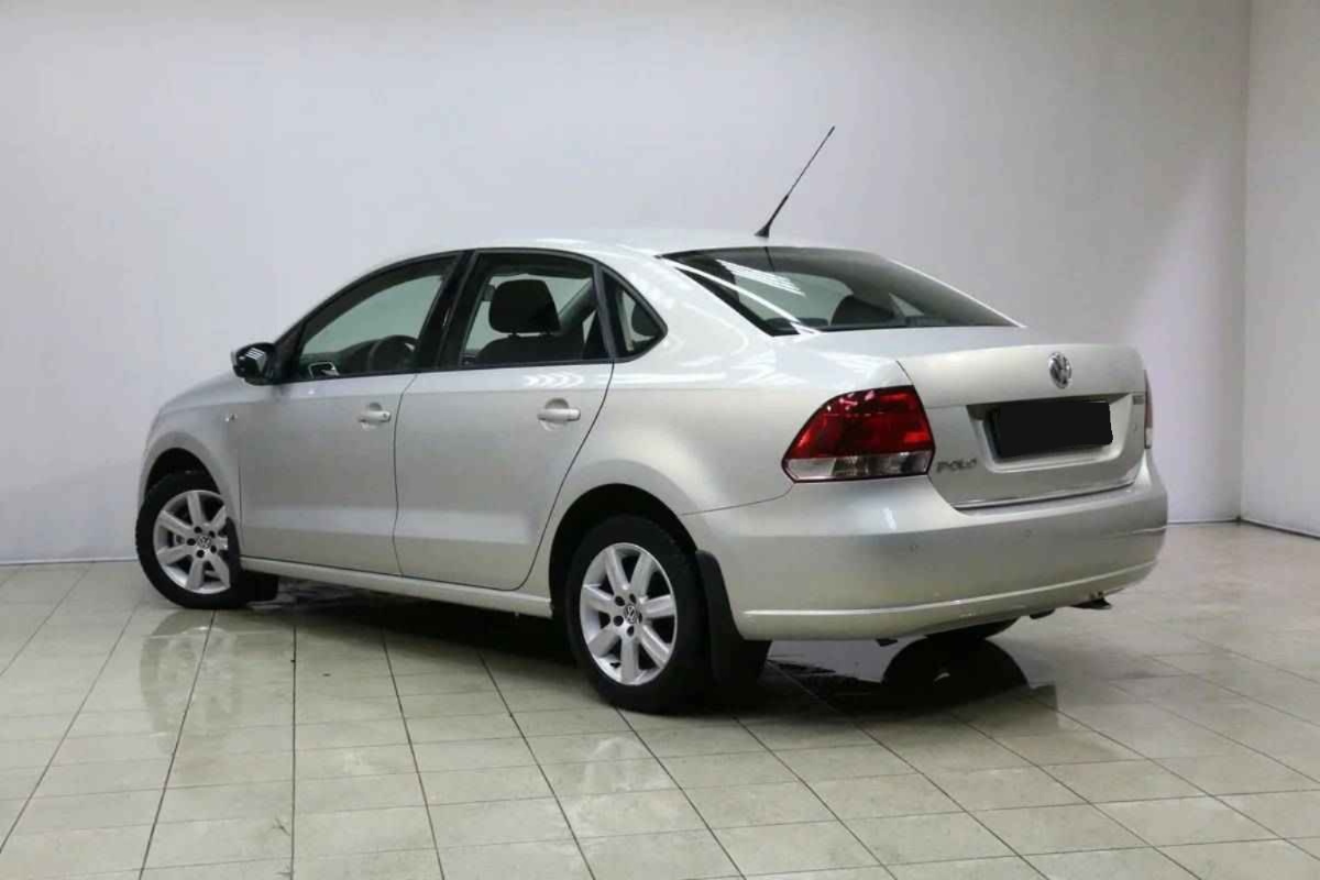 Volkswagen Polo, V