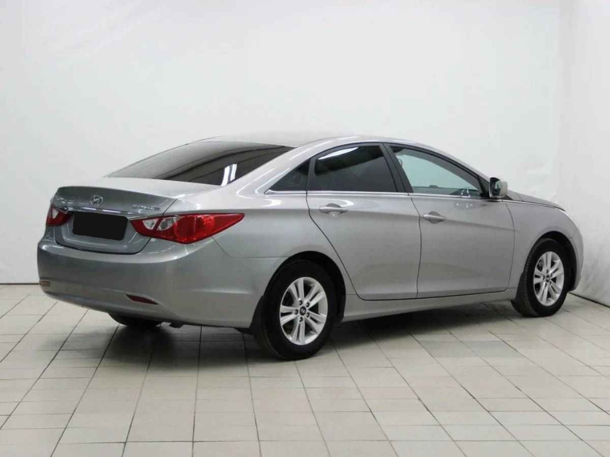 Hyundai Sonata, VI (YF)