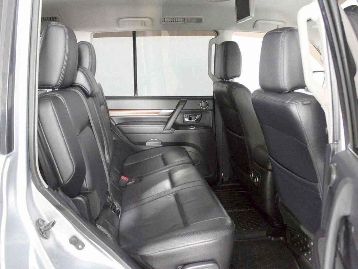 Mitsubishi Pajero, IV