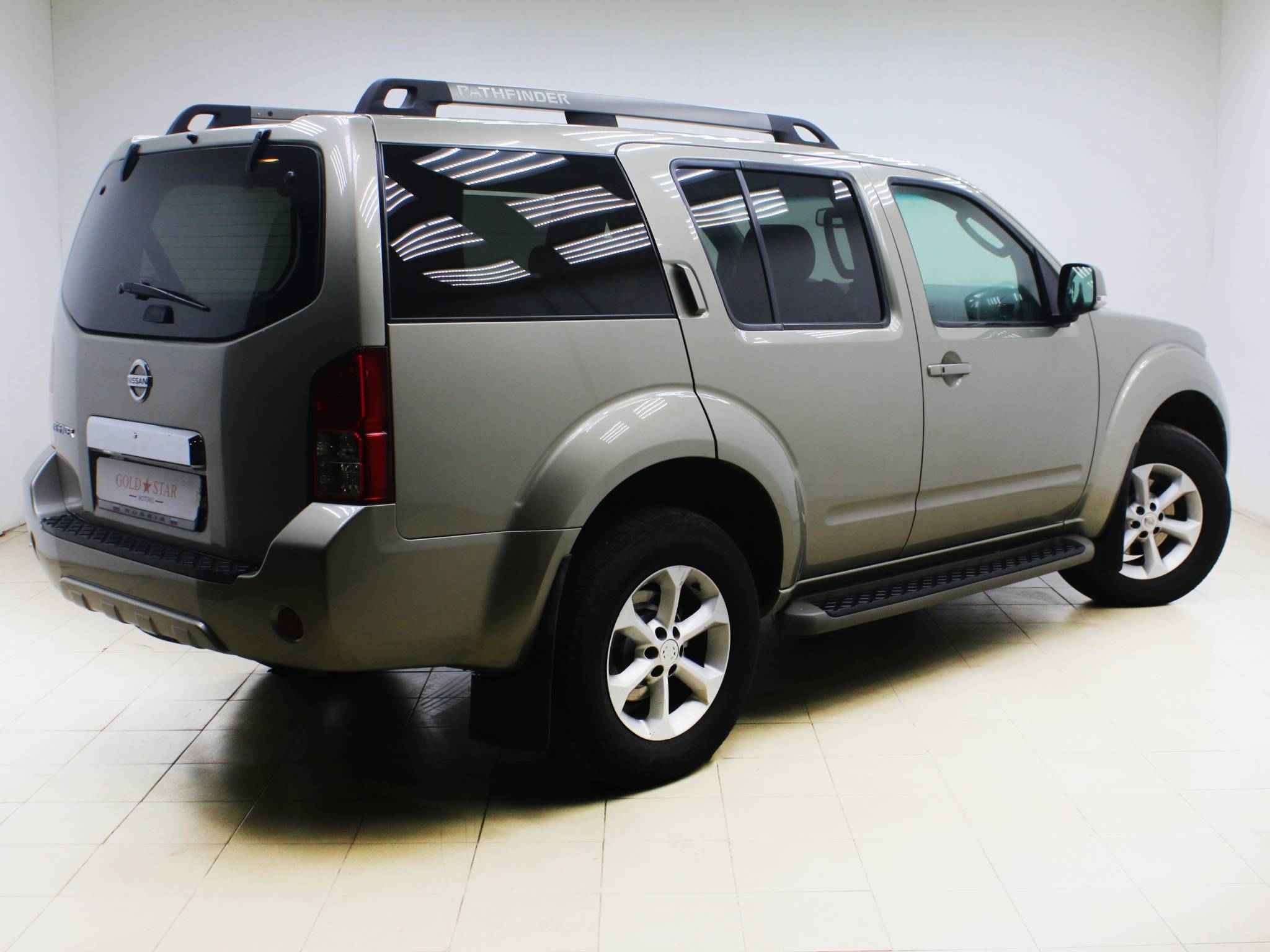 Nissan Pathfinder, III