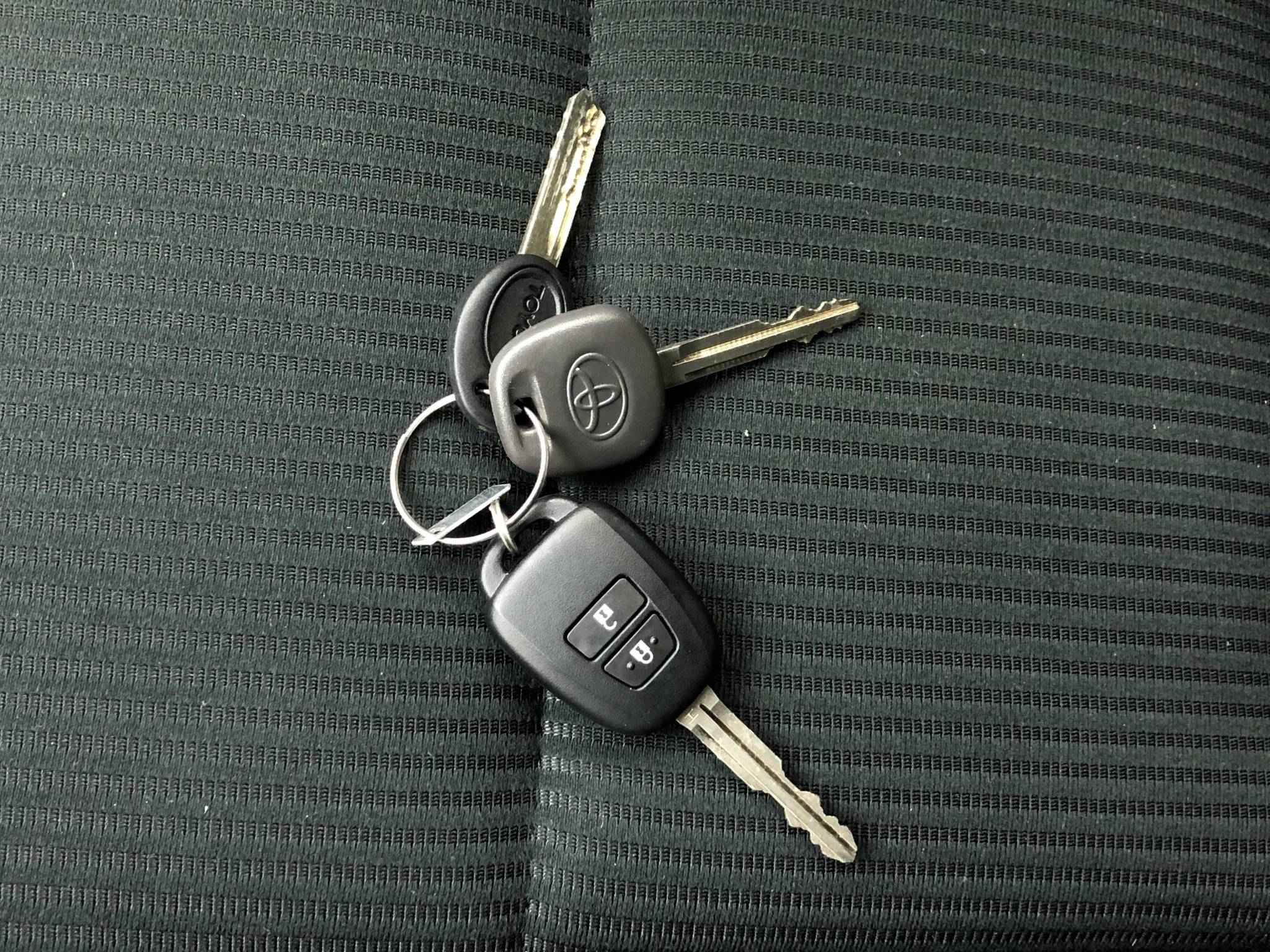 Toyota RAV4, IV (CA40)