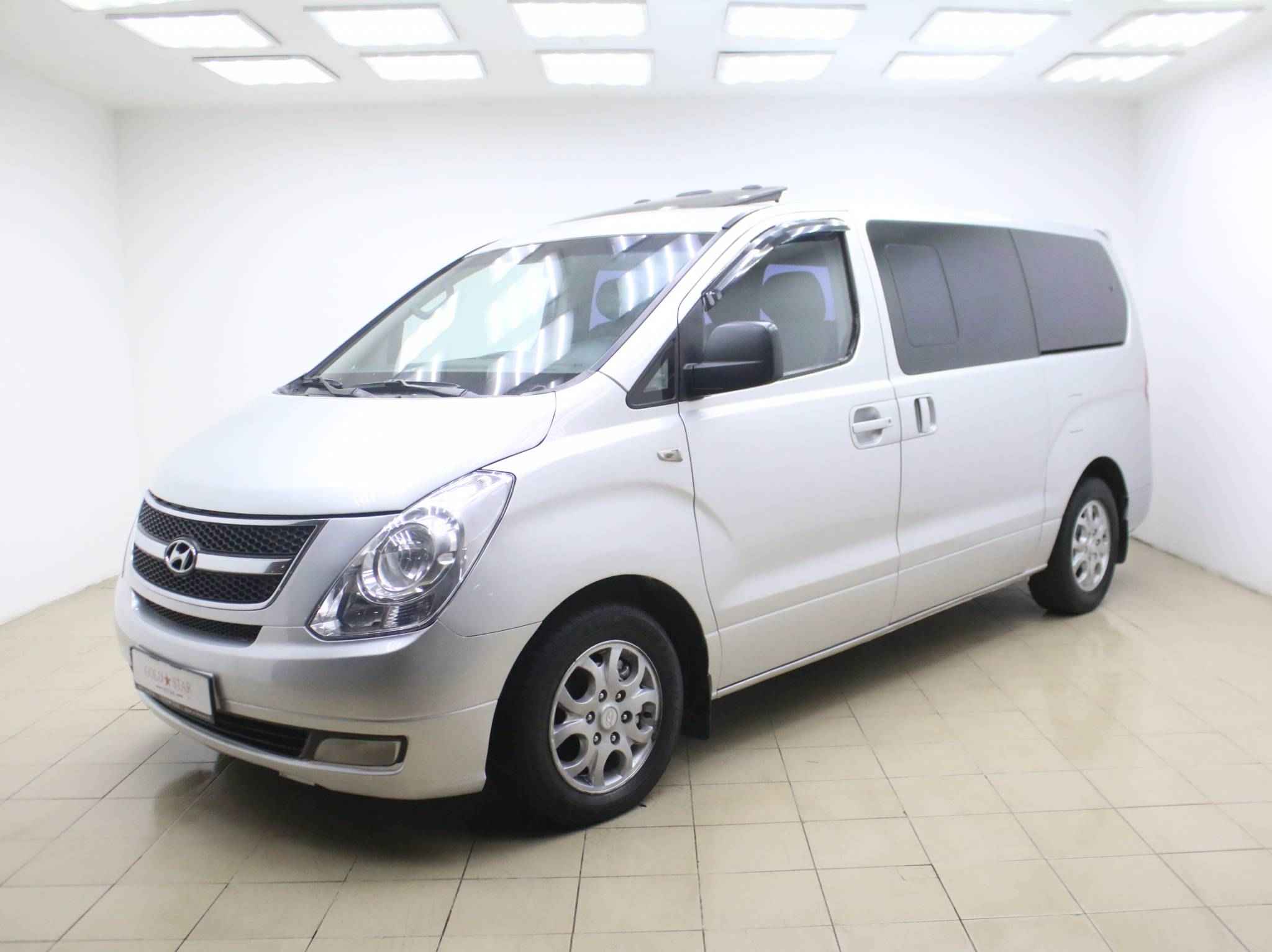 Hyundai Grand Starex, I