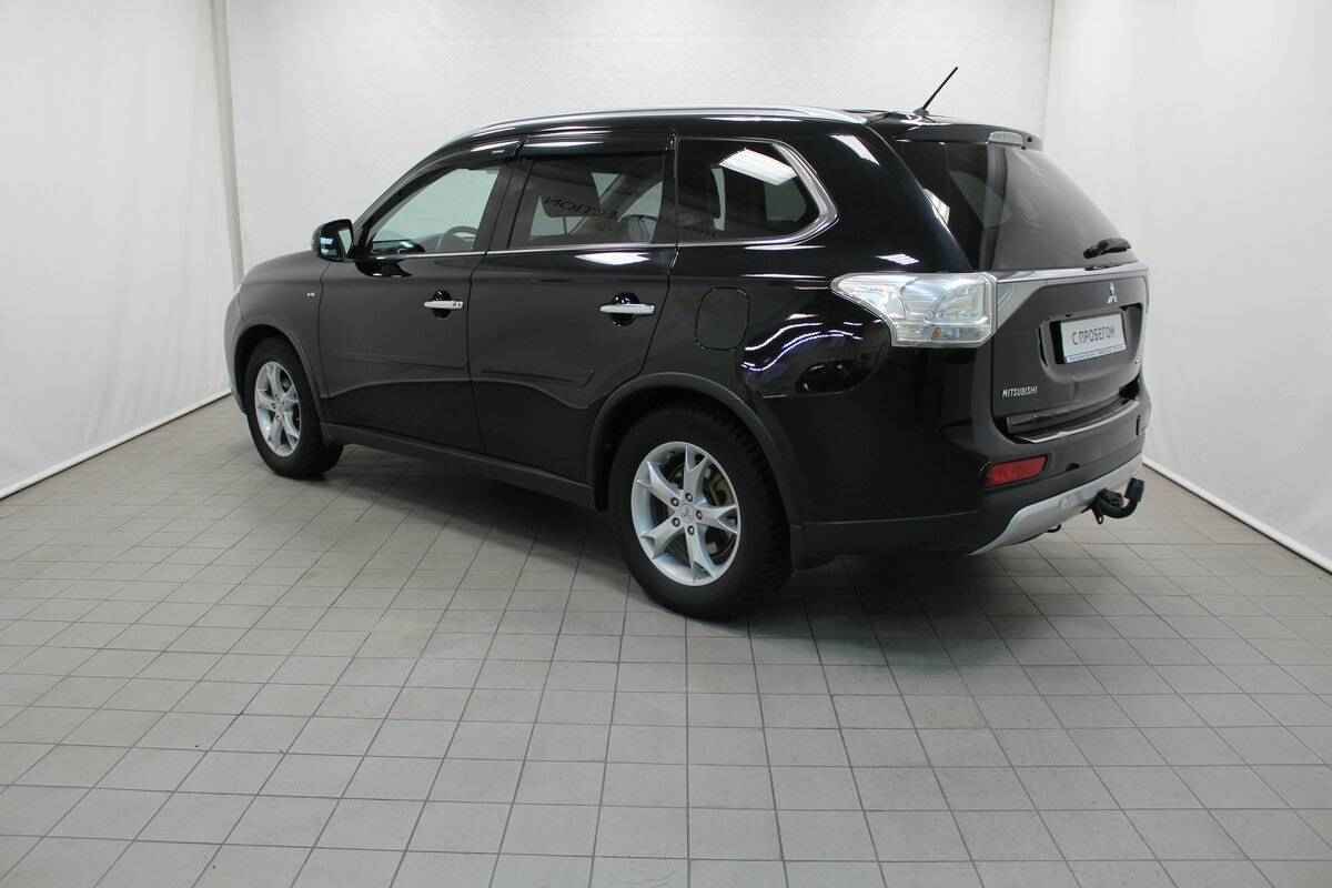 Mitsubishi Outlander, III