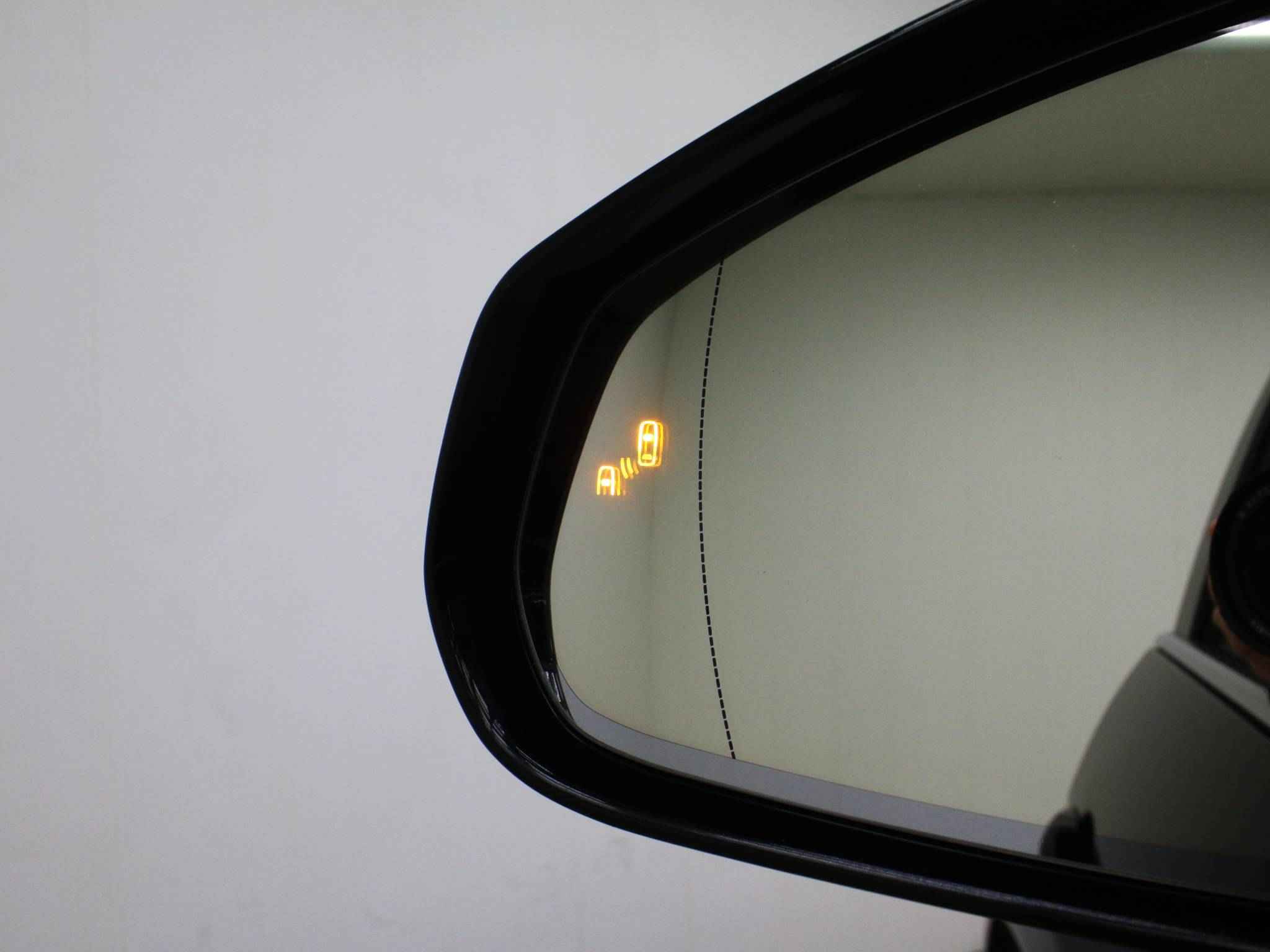 Cadillac SRX, II Рестайлинг