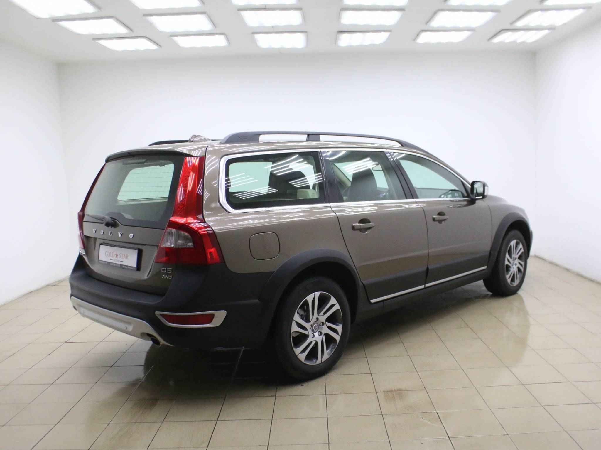 Volvo XC70, II