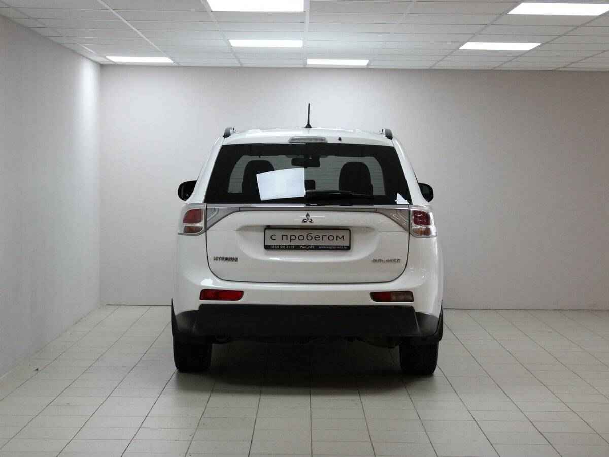 Mitsubishi Outlander, III