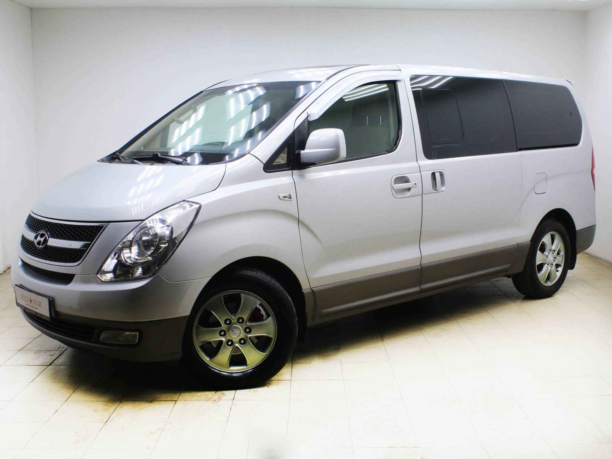 Hyundai Grand Starex, I
