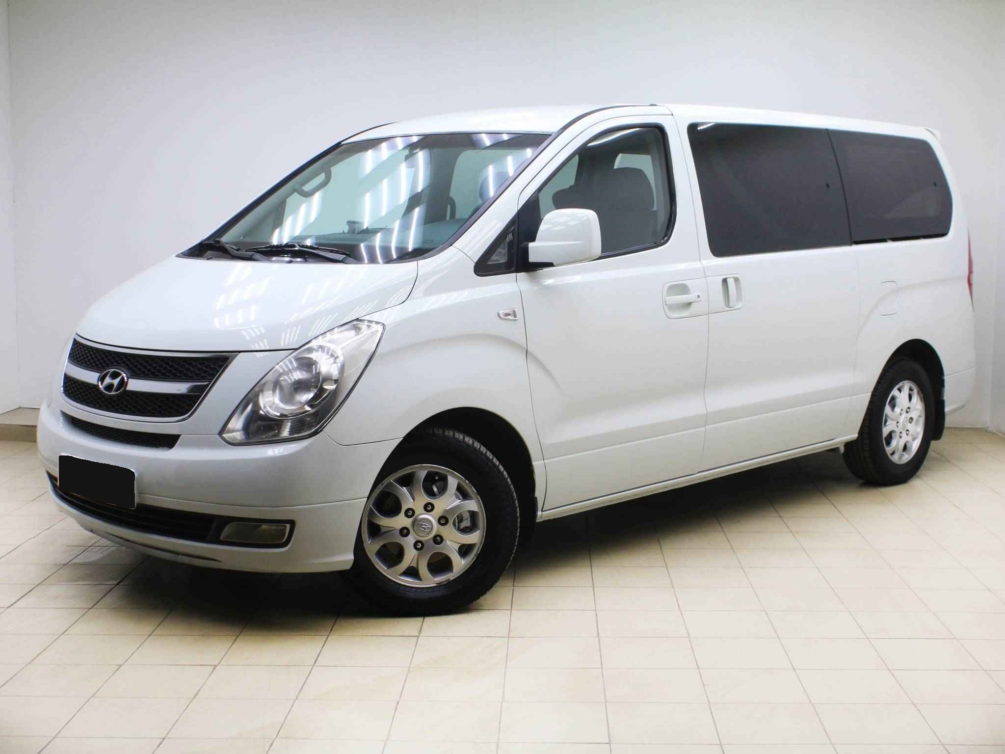 Hyundai Grand Starex, I