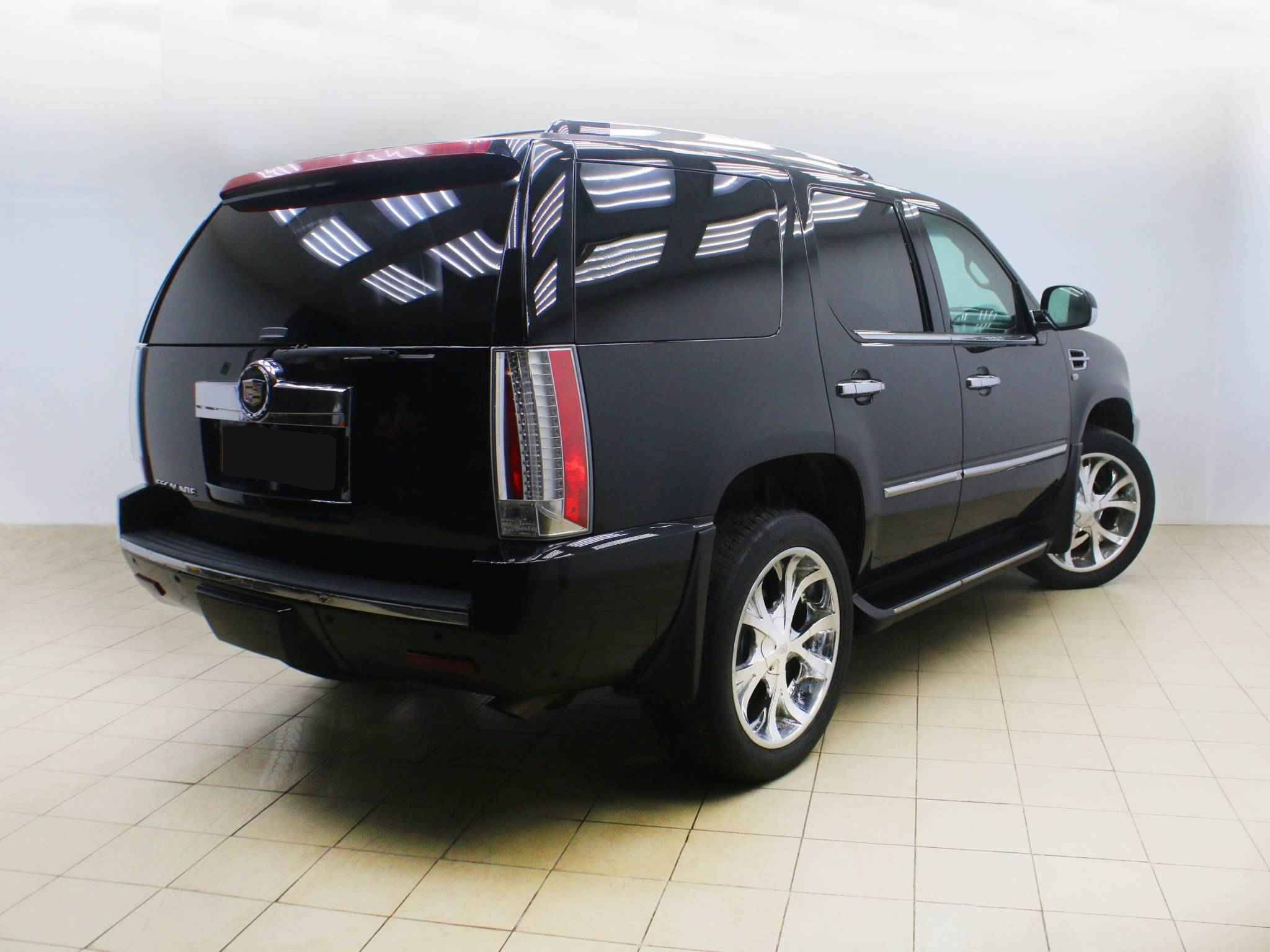 Cadillac Escalade, III