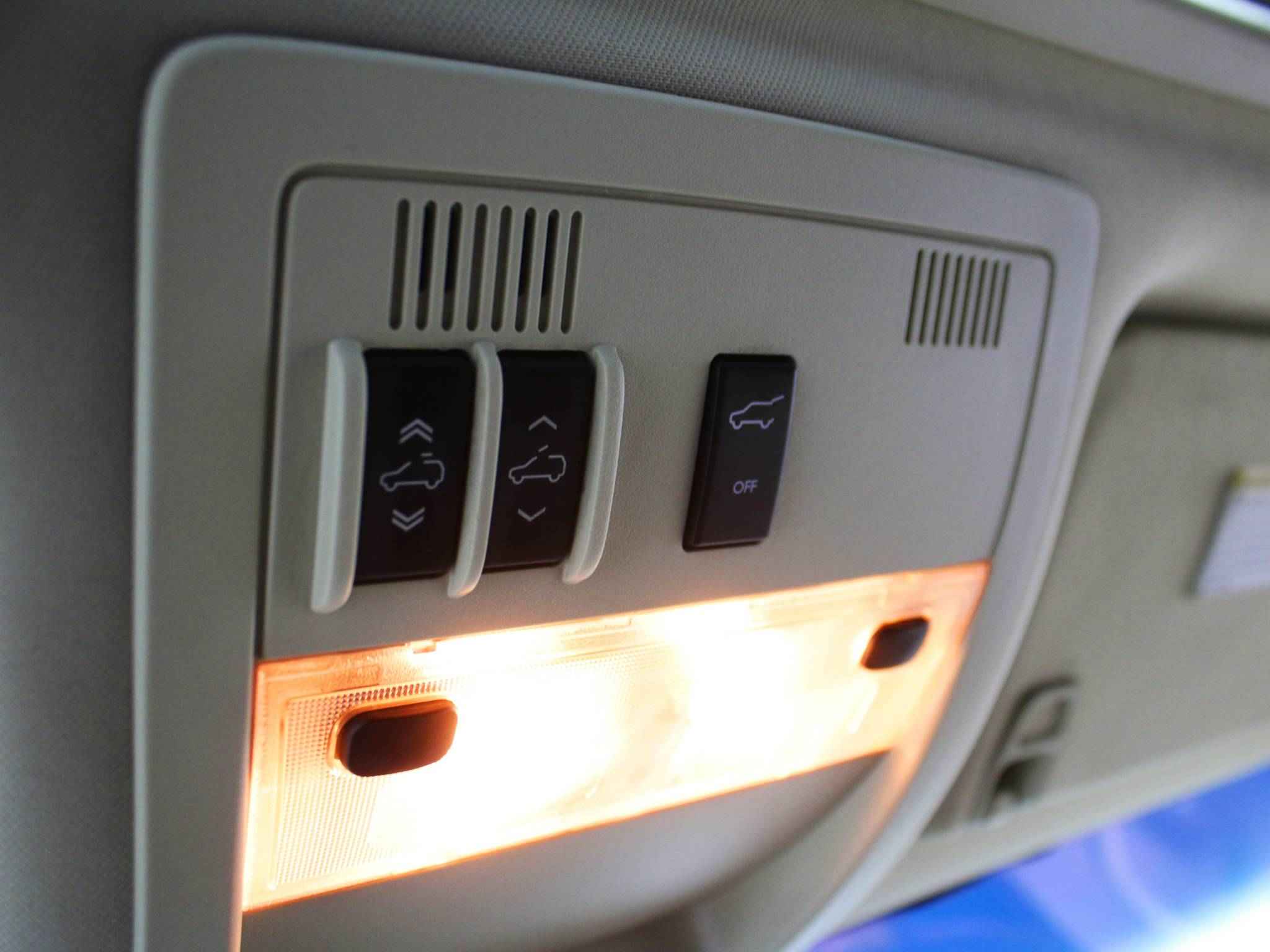 Cadillac Escalade, III