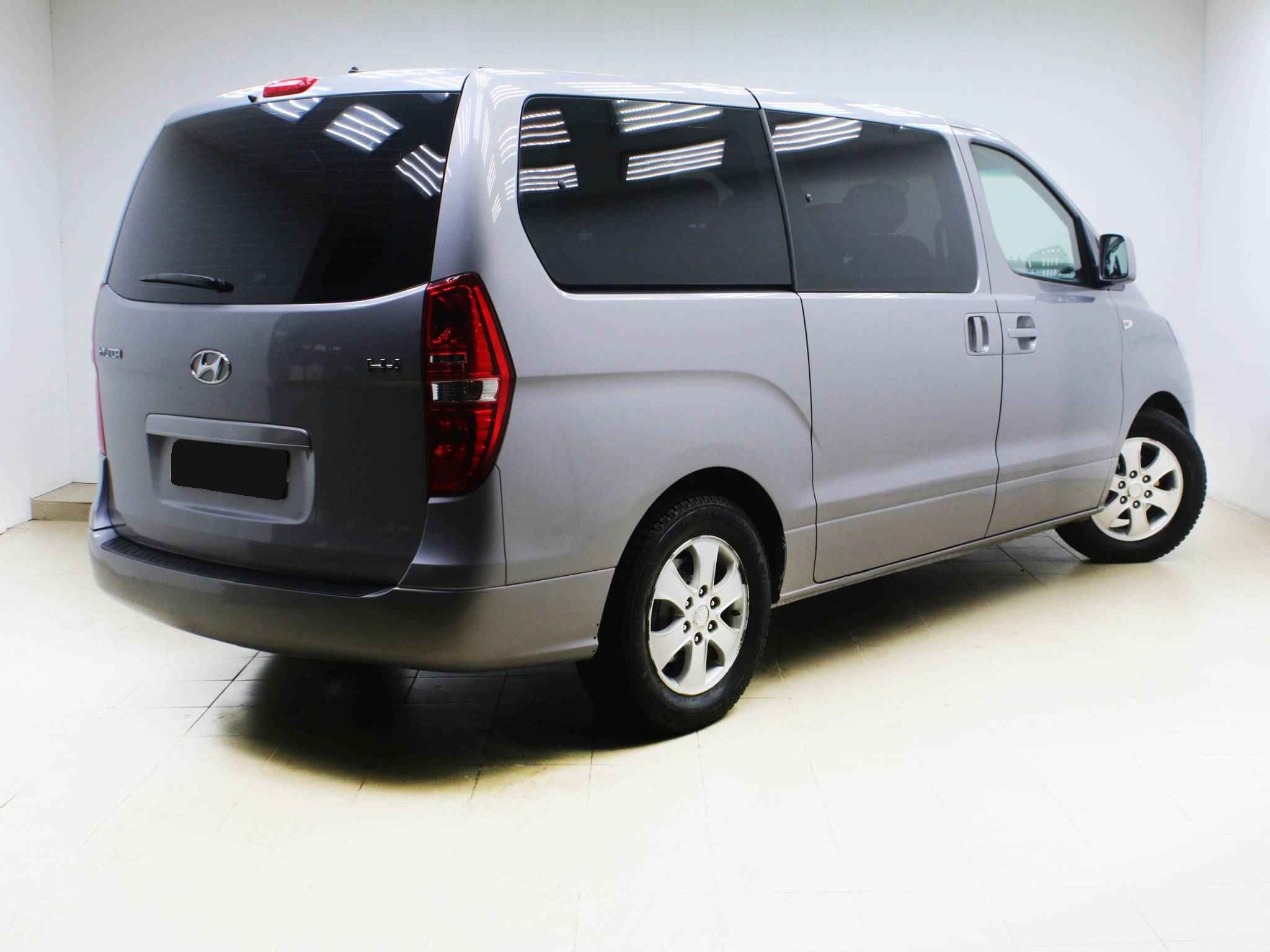 Hyundai H-1, II