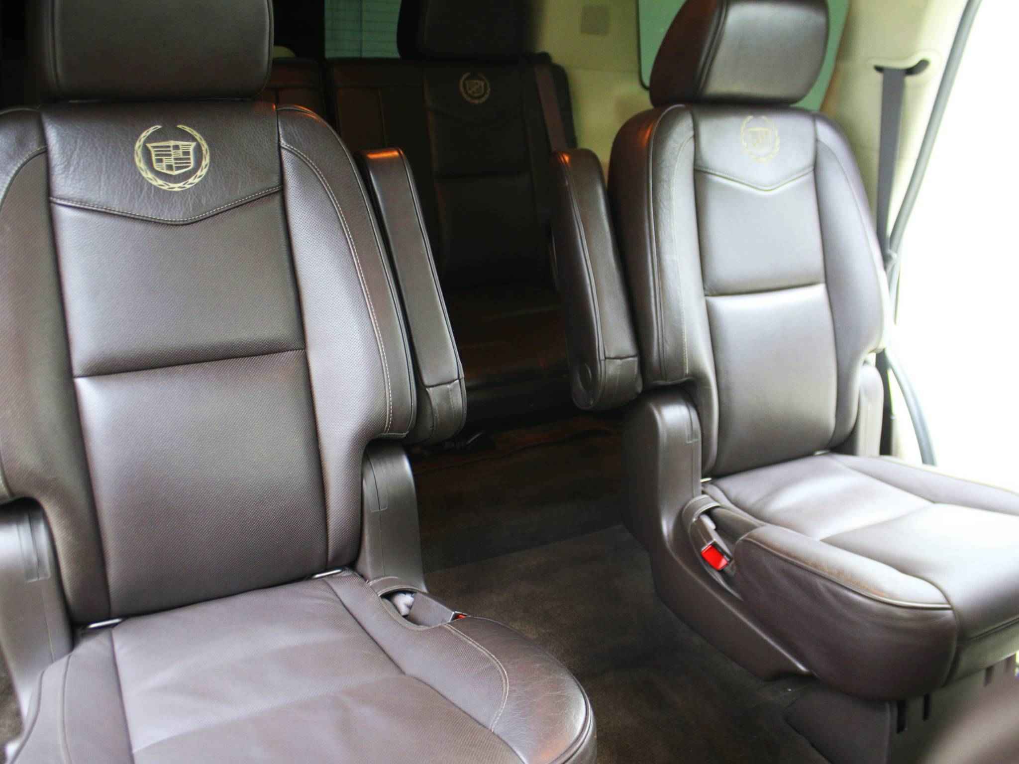 Cadillac Escalade, III