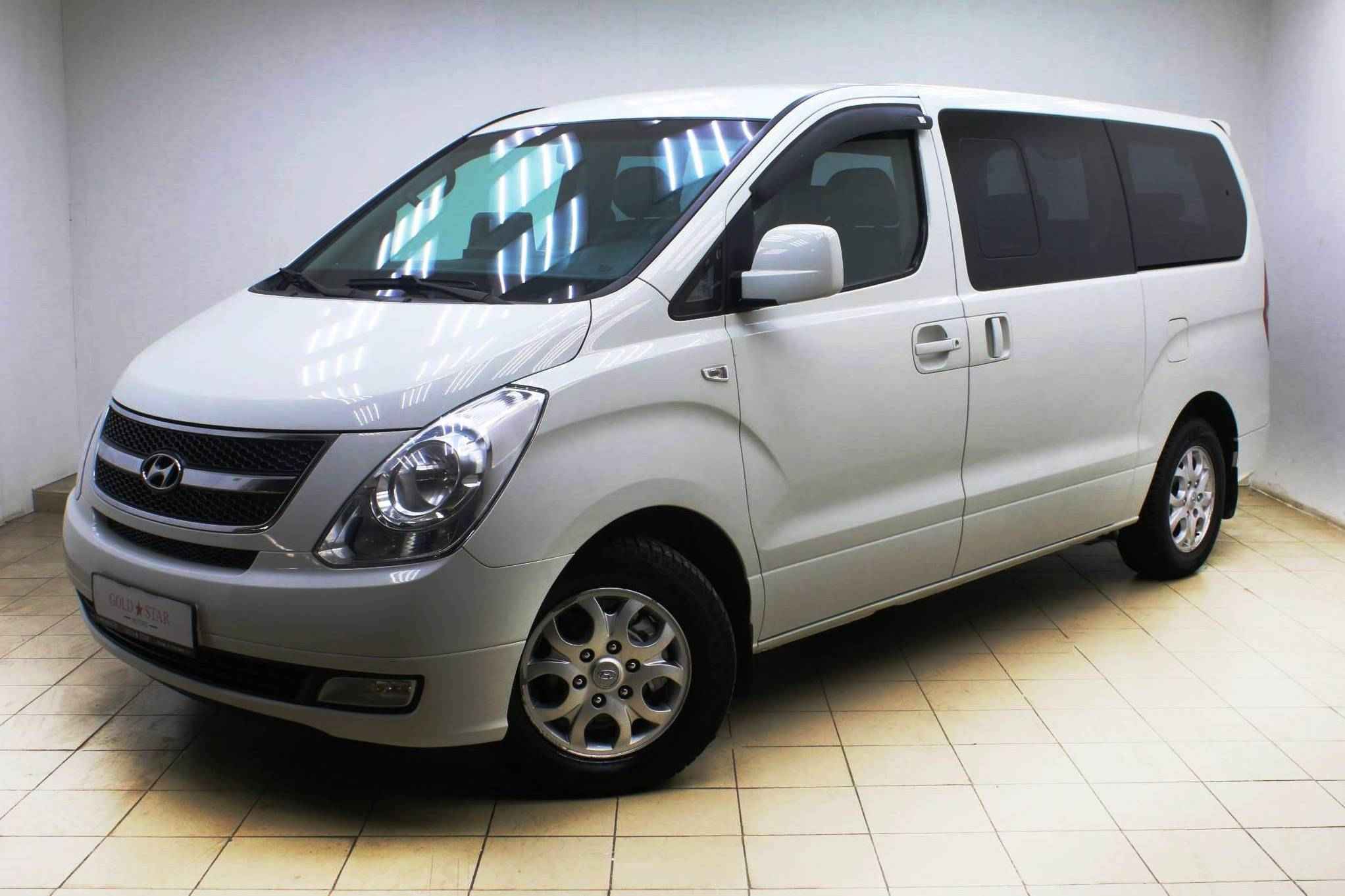 Hyundai Grand Starex, I
