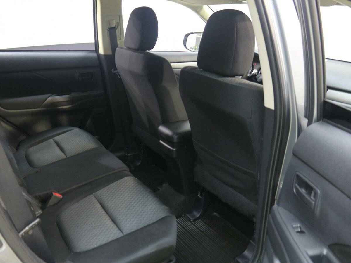 Mitsubishi Outlander, III