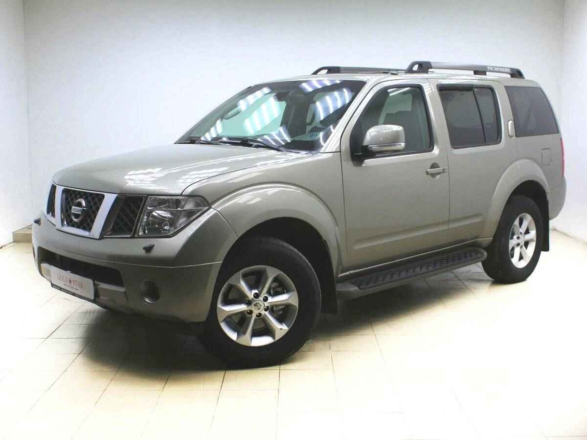 Nissan Pathfinder, III