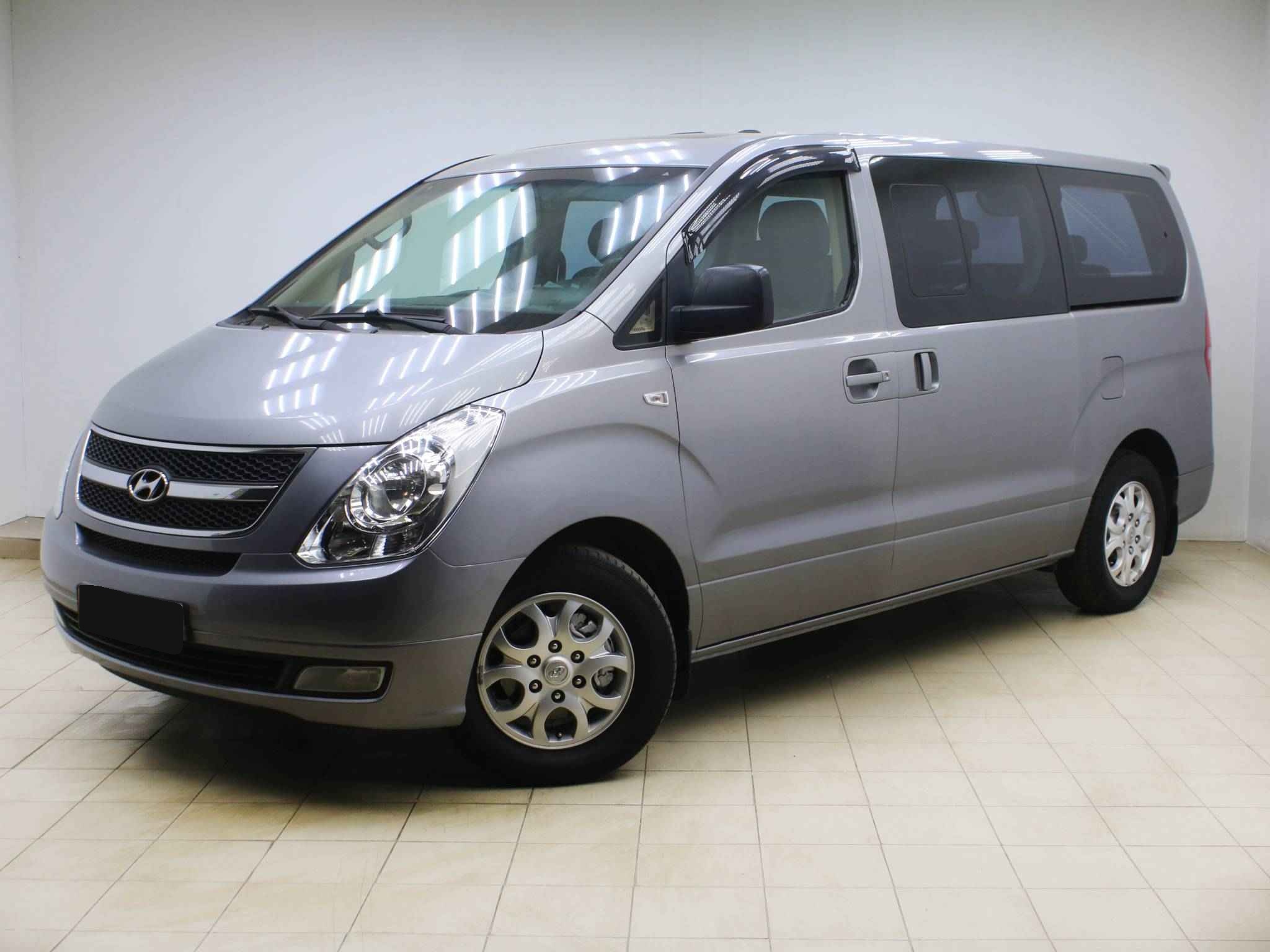 Hyundai Grand Starex, I