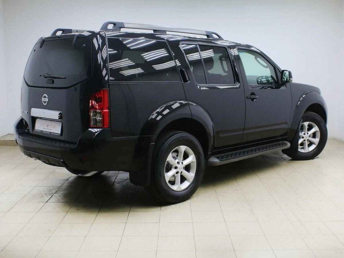 Nissan Pathfinder, III