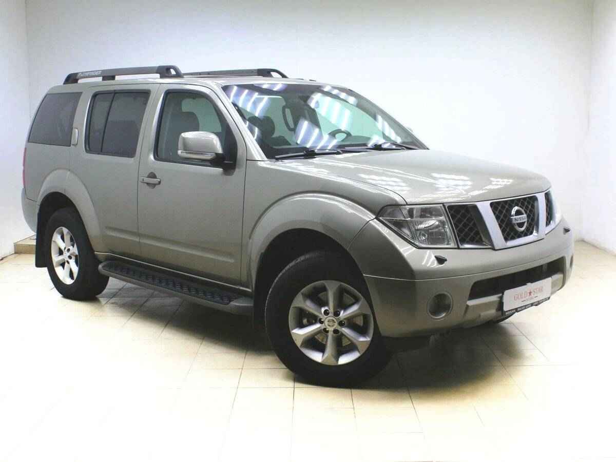 Nissan Pathfinder, III