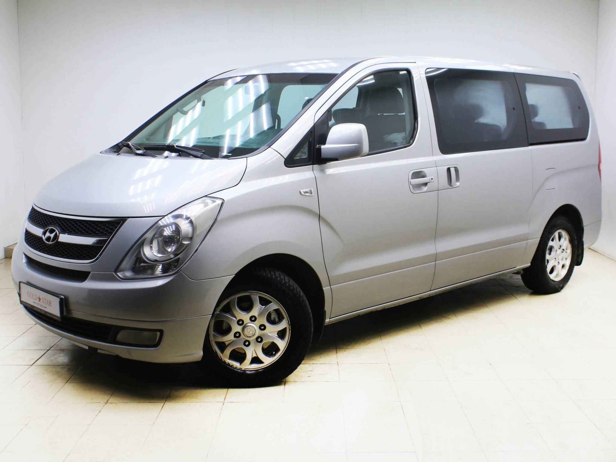 Hyundai Grand Starex, I