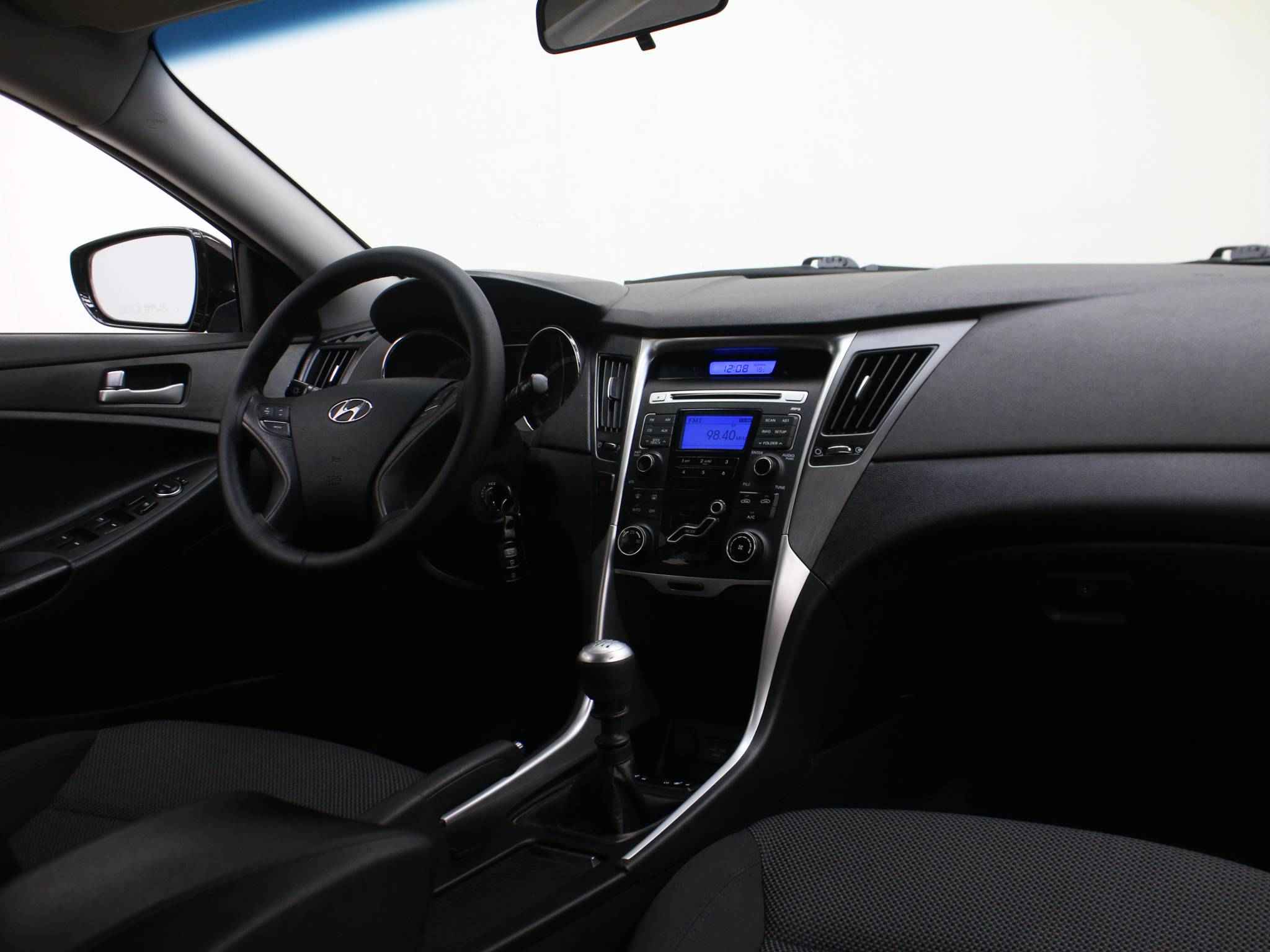 Hyundai Sonata, VI (YF)