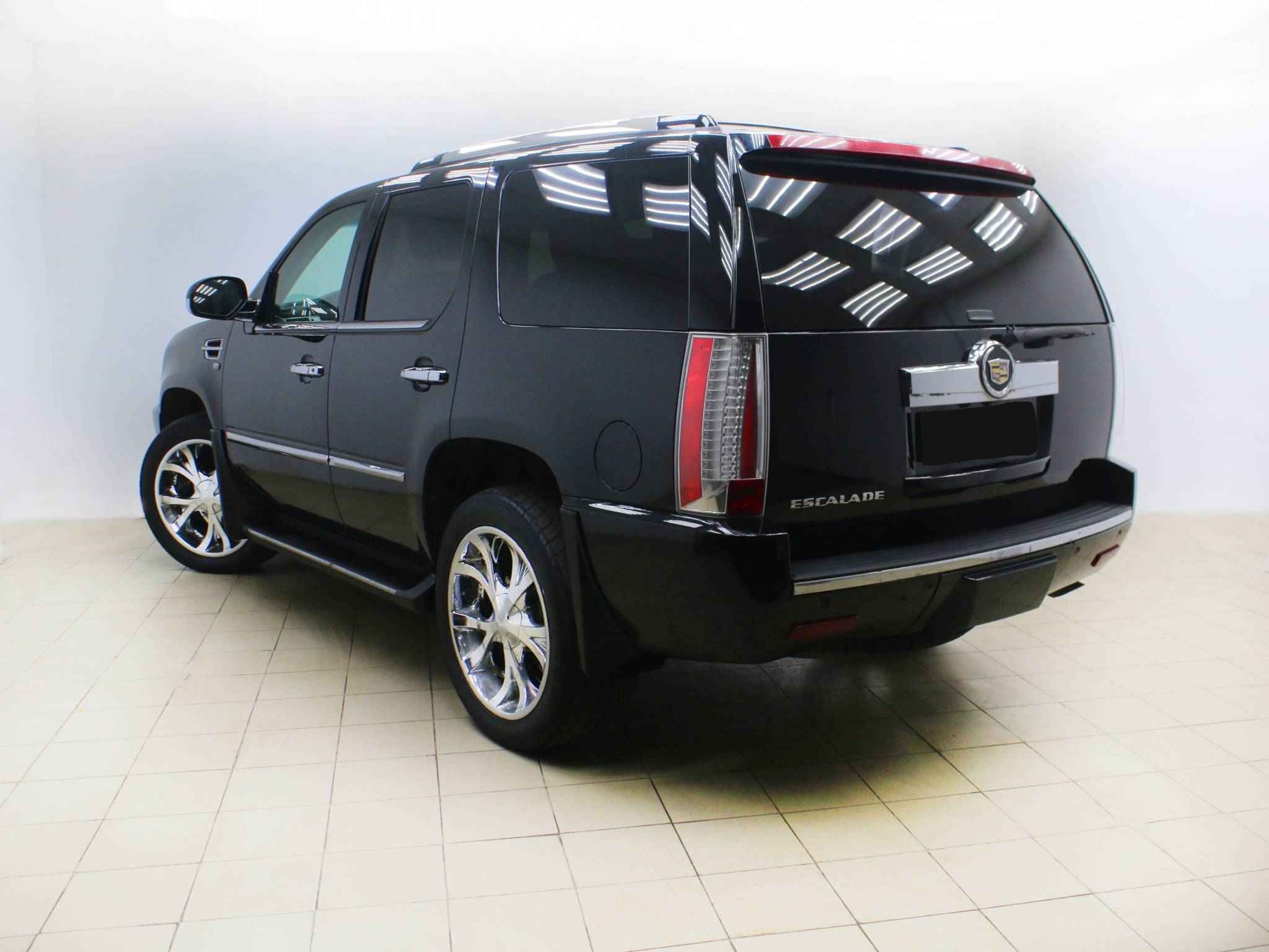 Cadillac Escalade, III