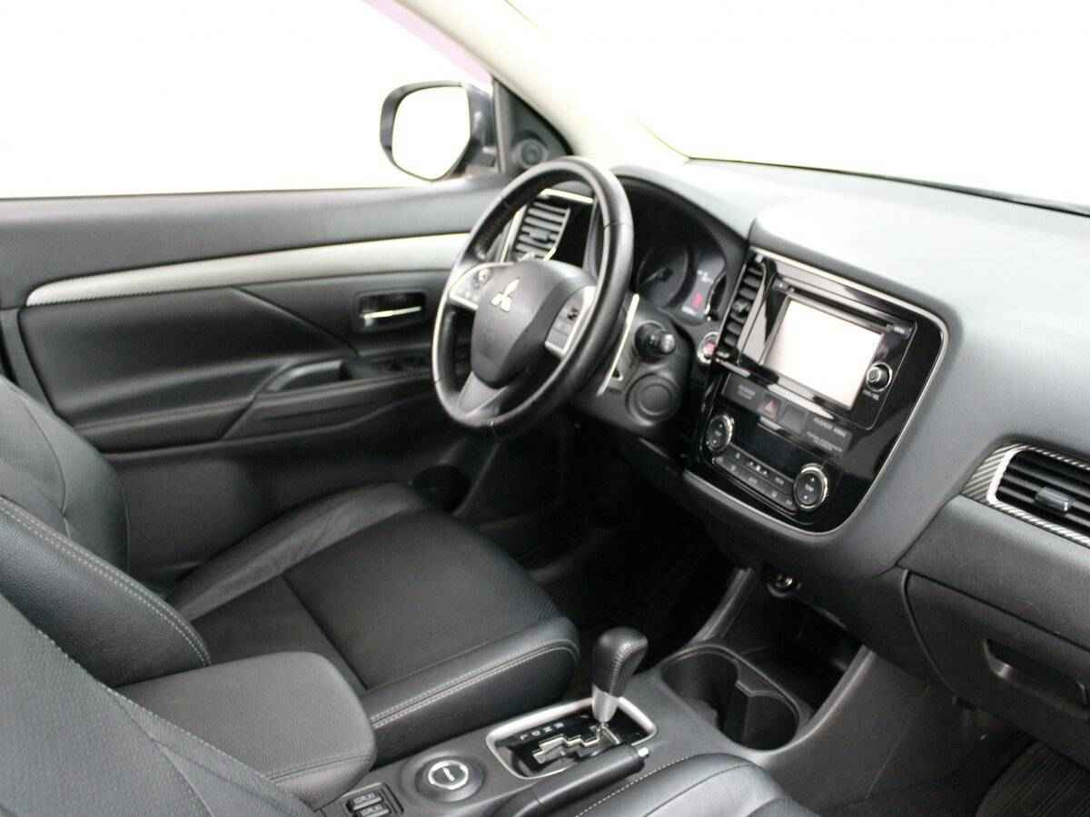 Mitsubishi Outlander, III