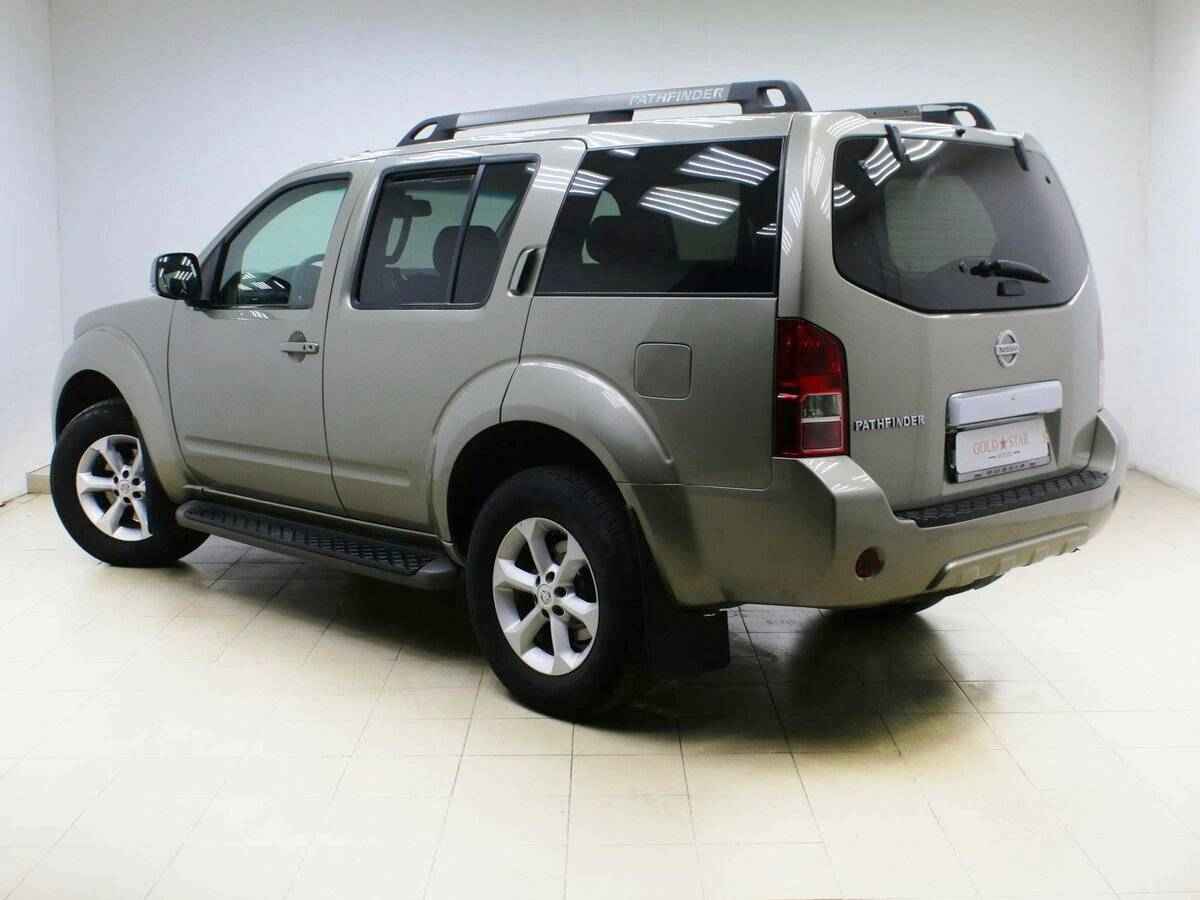 Nissan Pathfinder, III