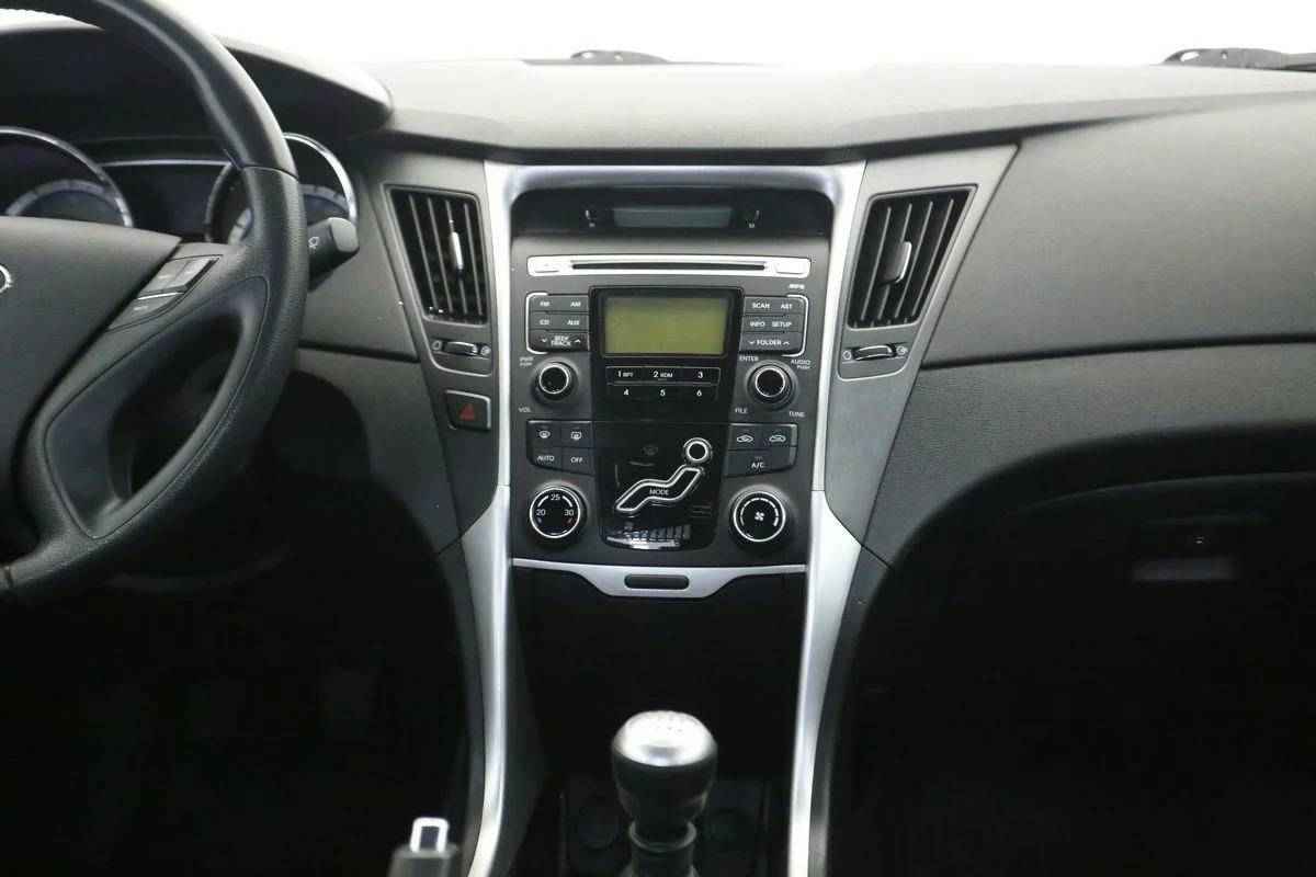 Hyundai Sonata, VI (YF)