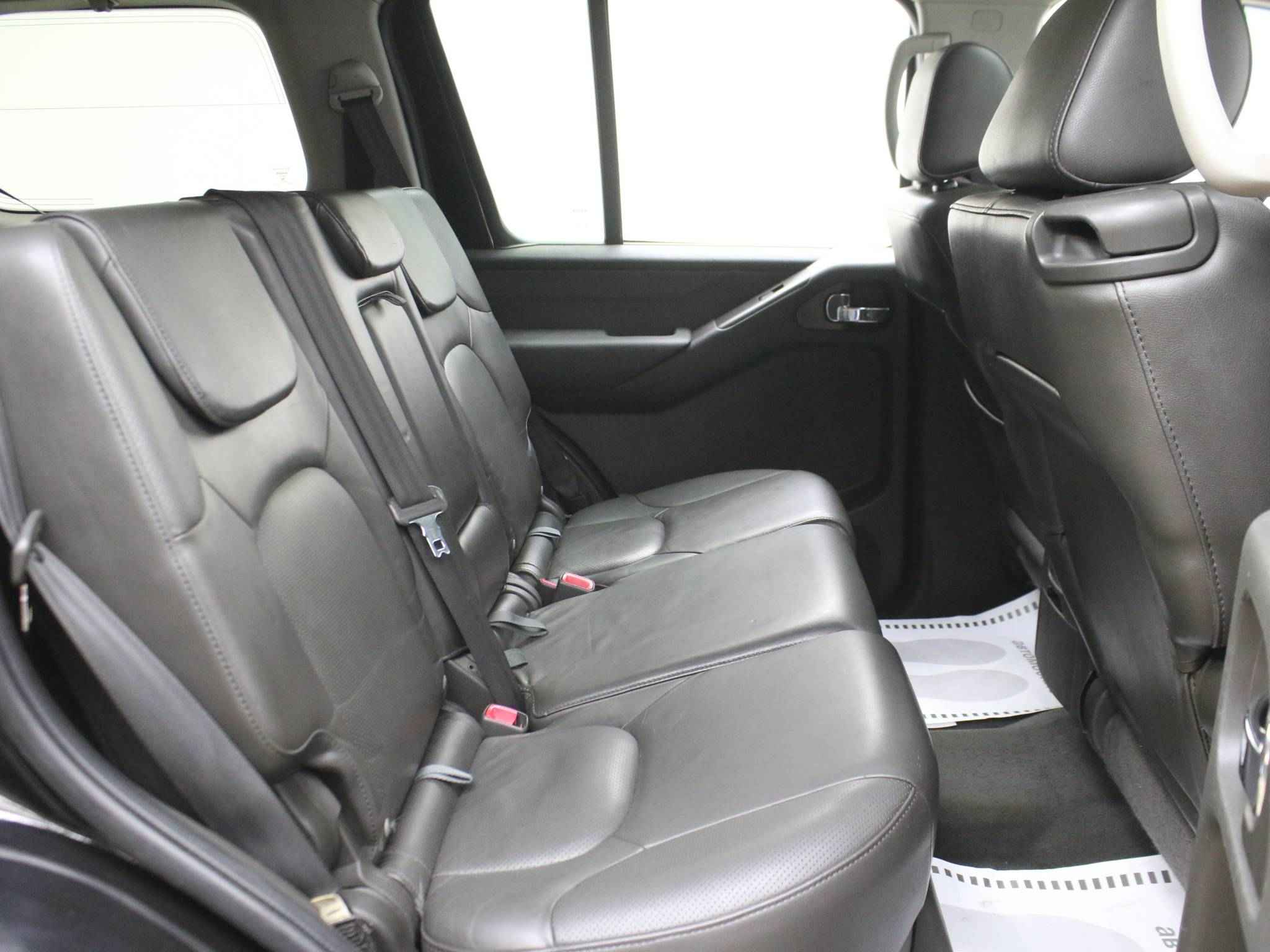 Nissan Pathfinder, III