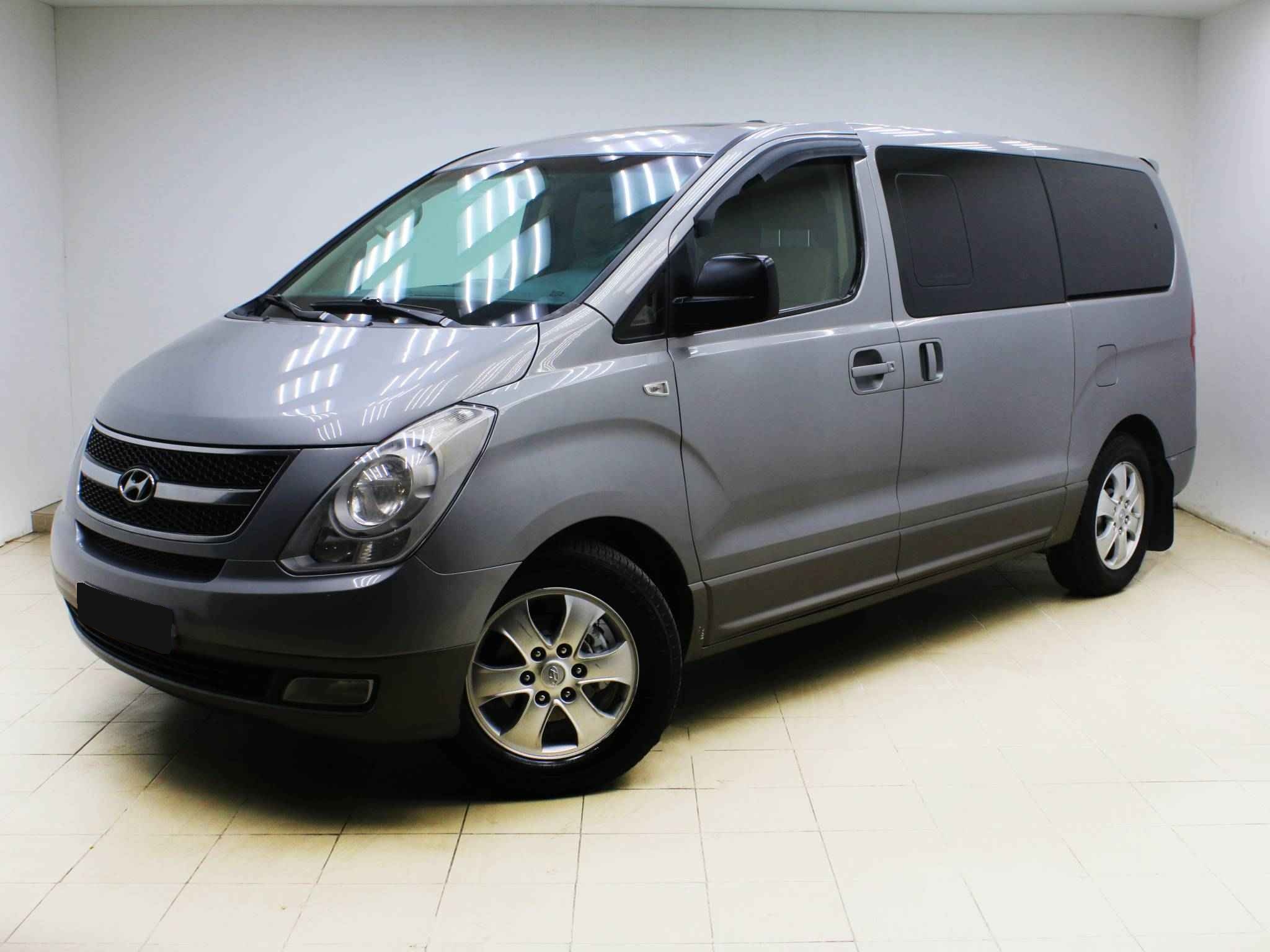 Hyundai Grand Starex, I