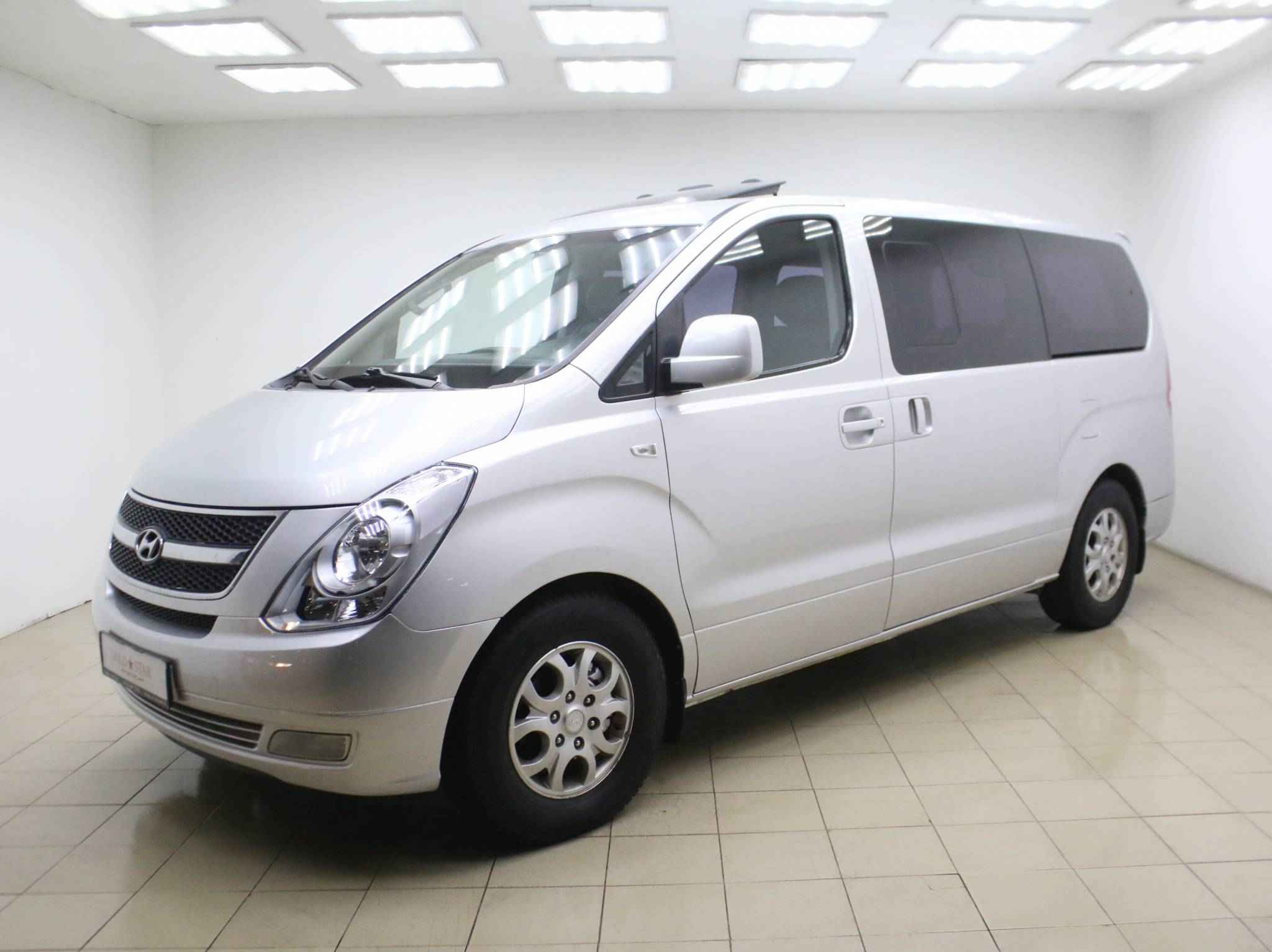 Hyundai Grand Starex, I