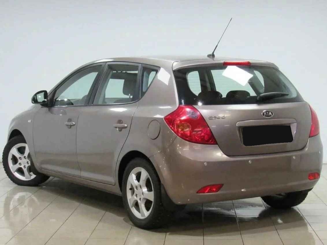 Kia Ceed, I