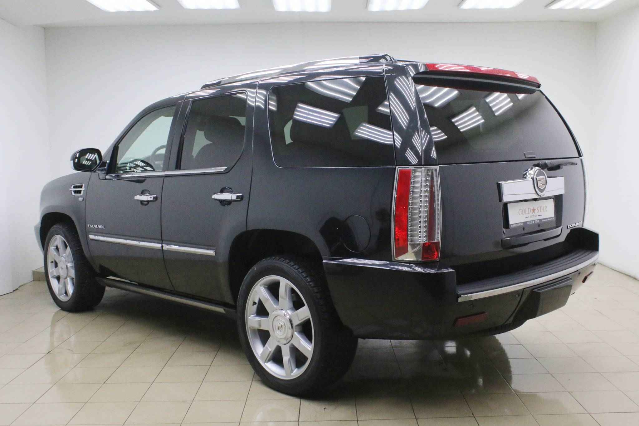 Cadillac Escalade, III