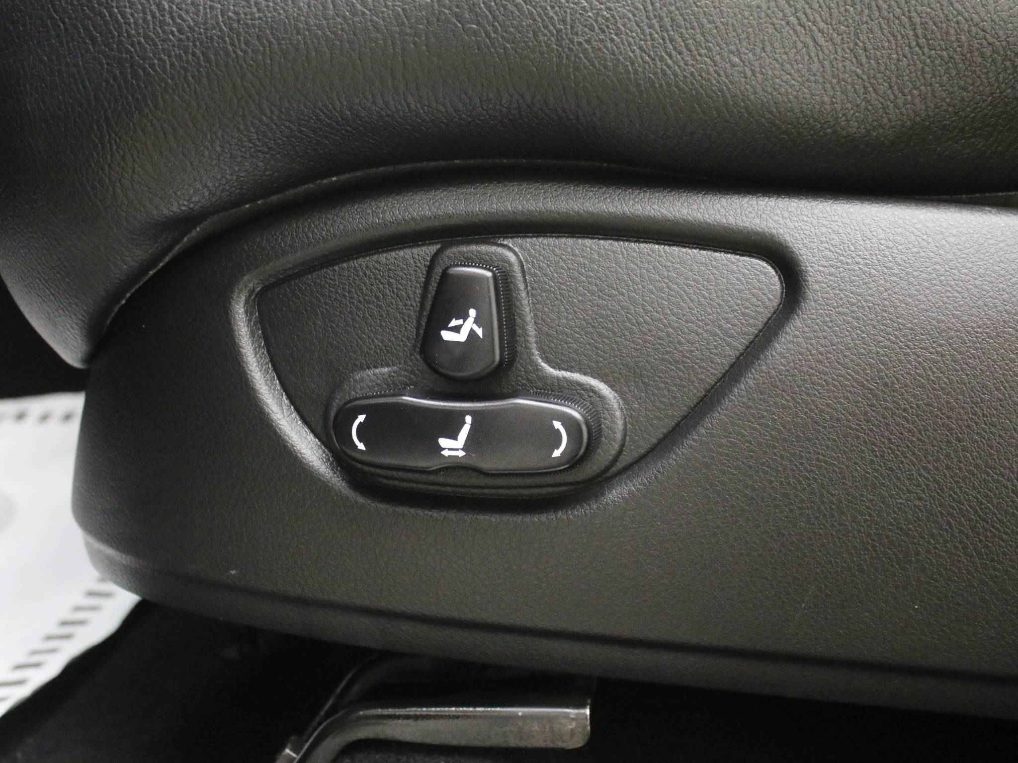 SsangYong Rexton, III