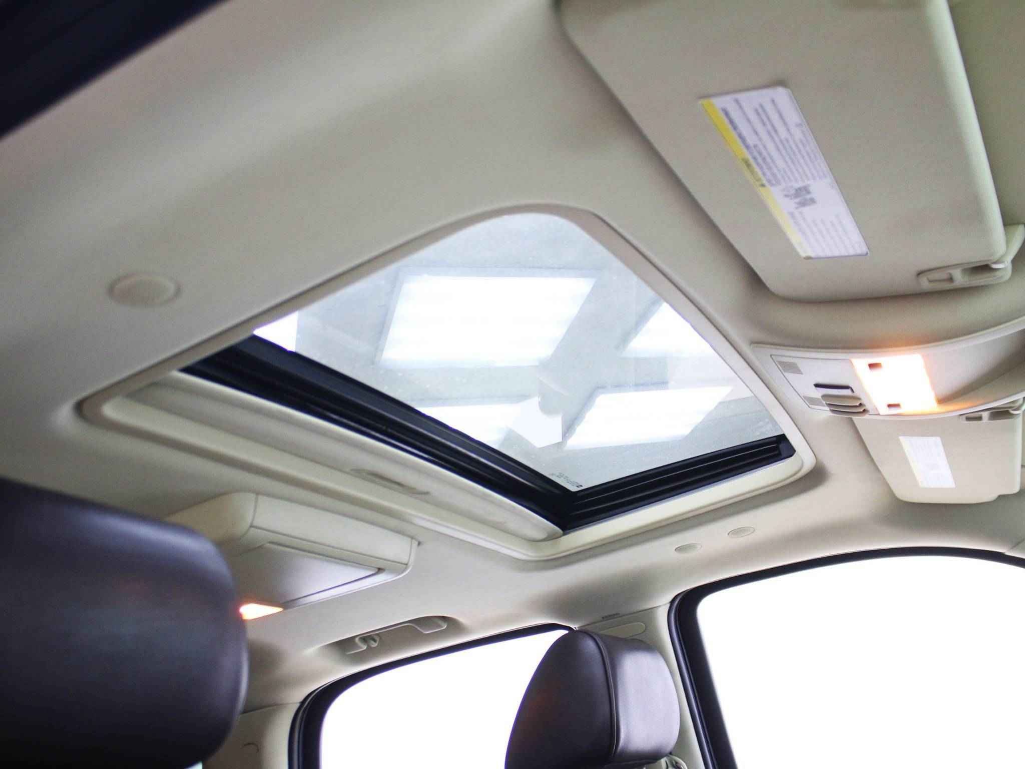 Cadillac Escalade, III