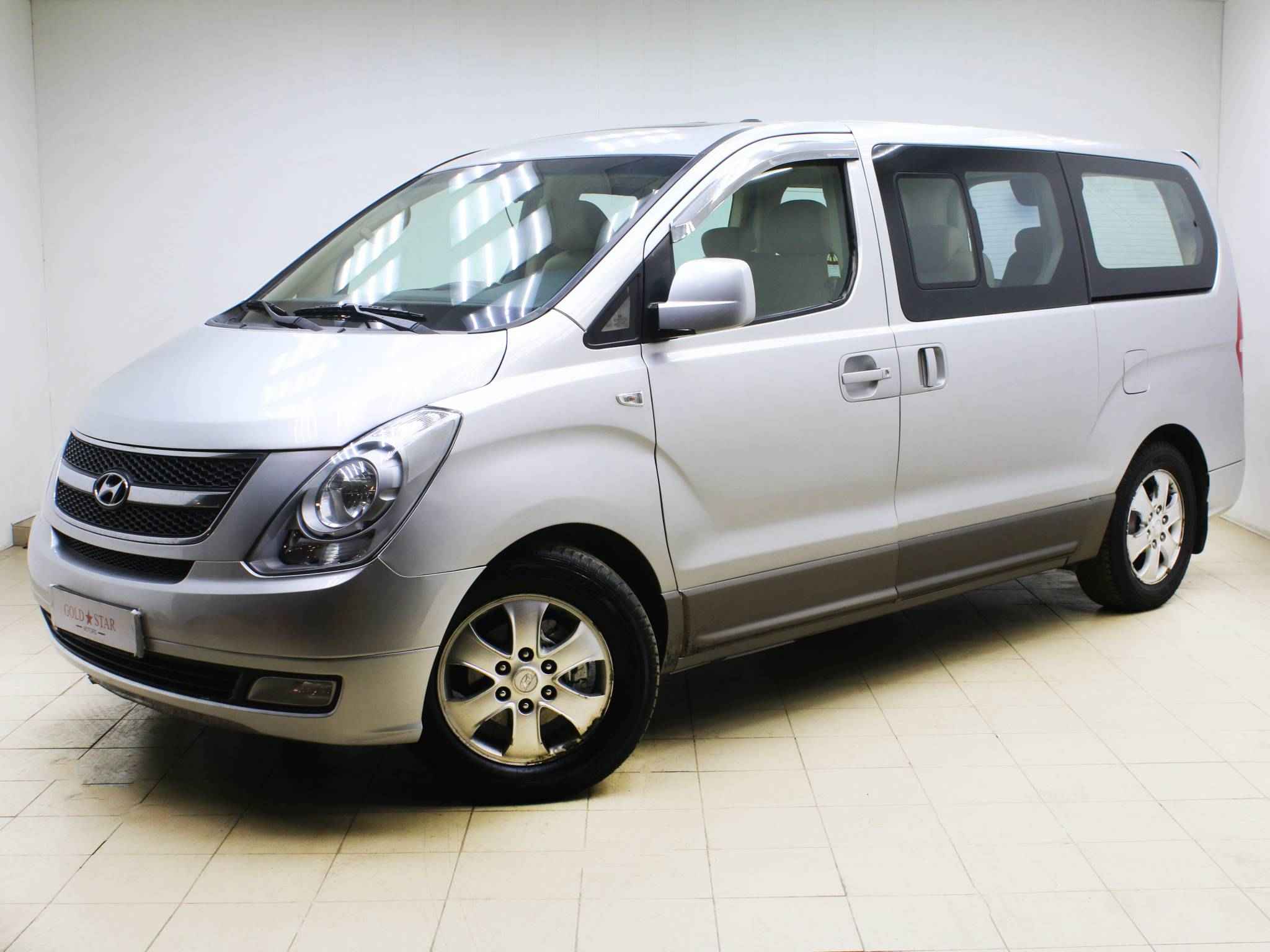 Hyundai Grand Starex, I