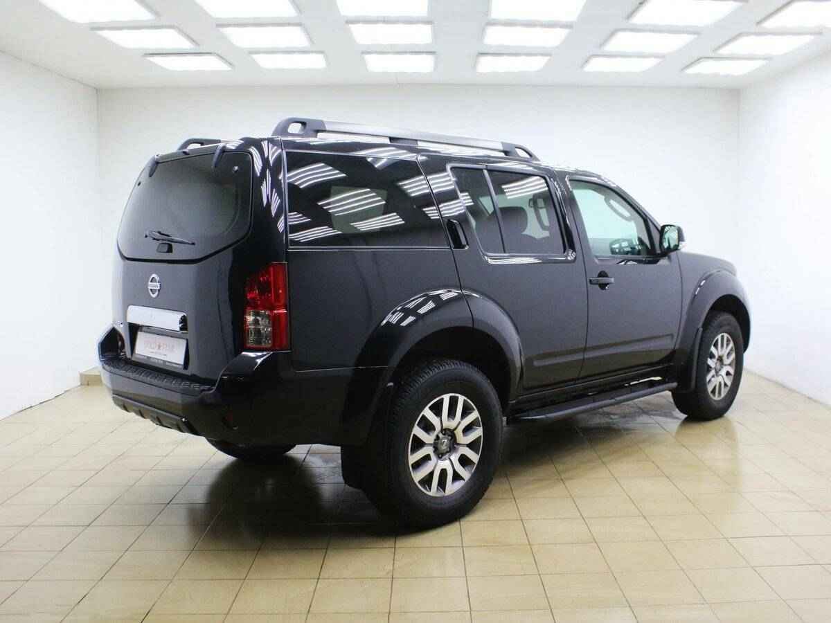 Nissan Pathfinder, III