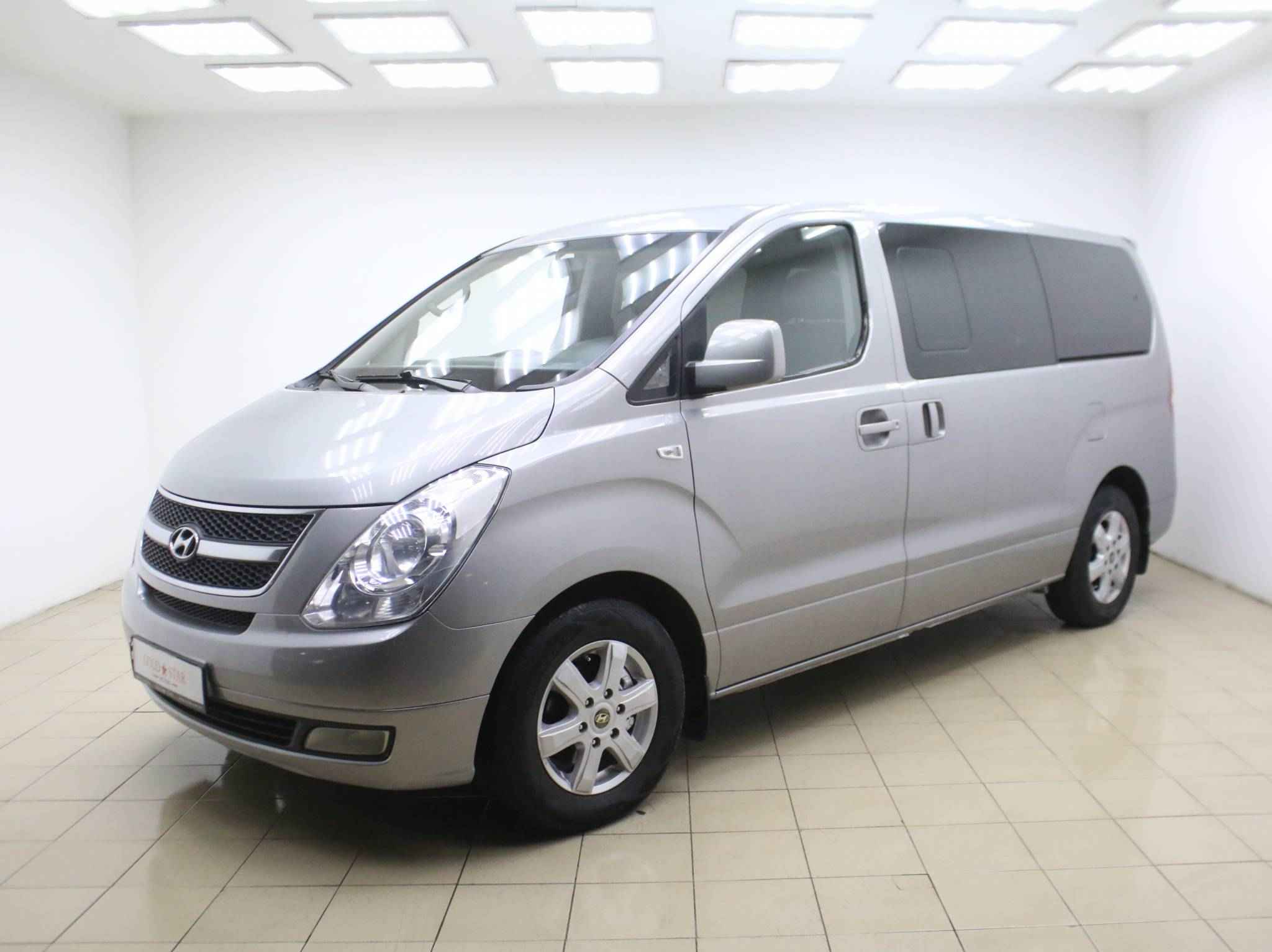 Hyundai Grand Starex, I
