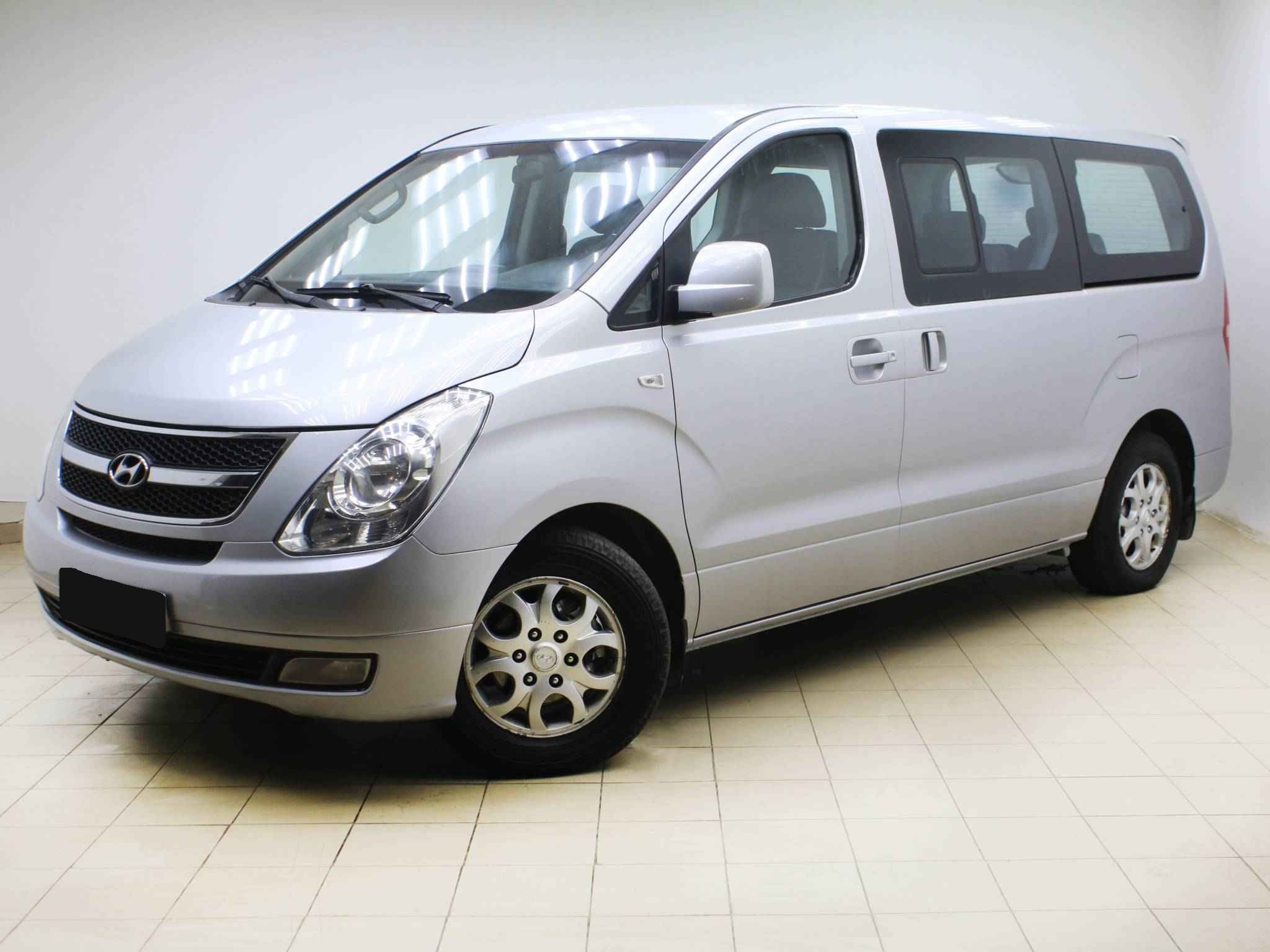 Hyundai Grand Starex, I