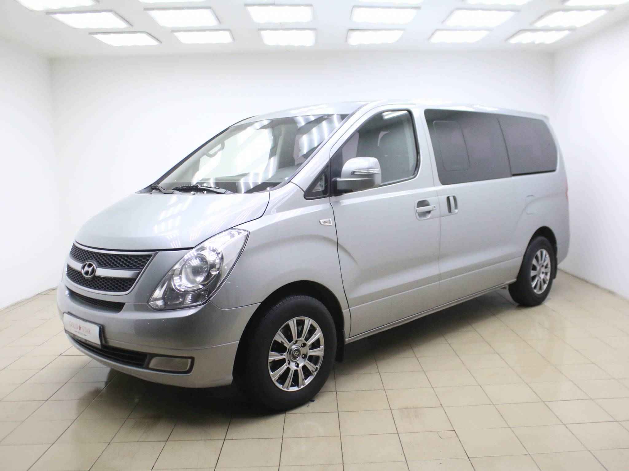 Hyundai Grand Starex, I