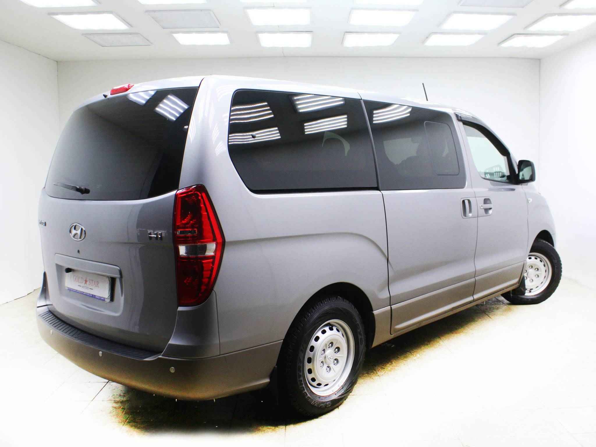 Hyundai H-1, II