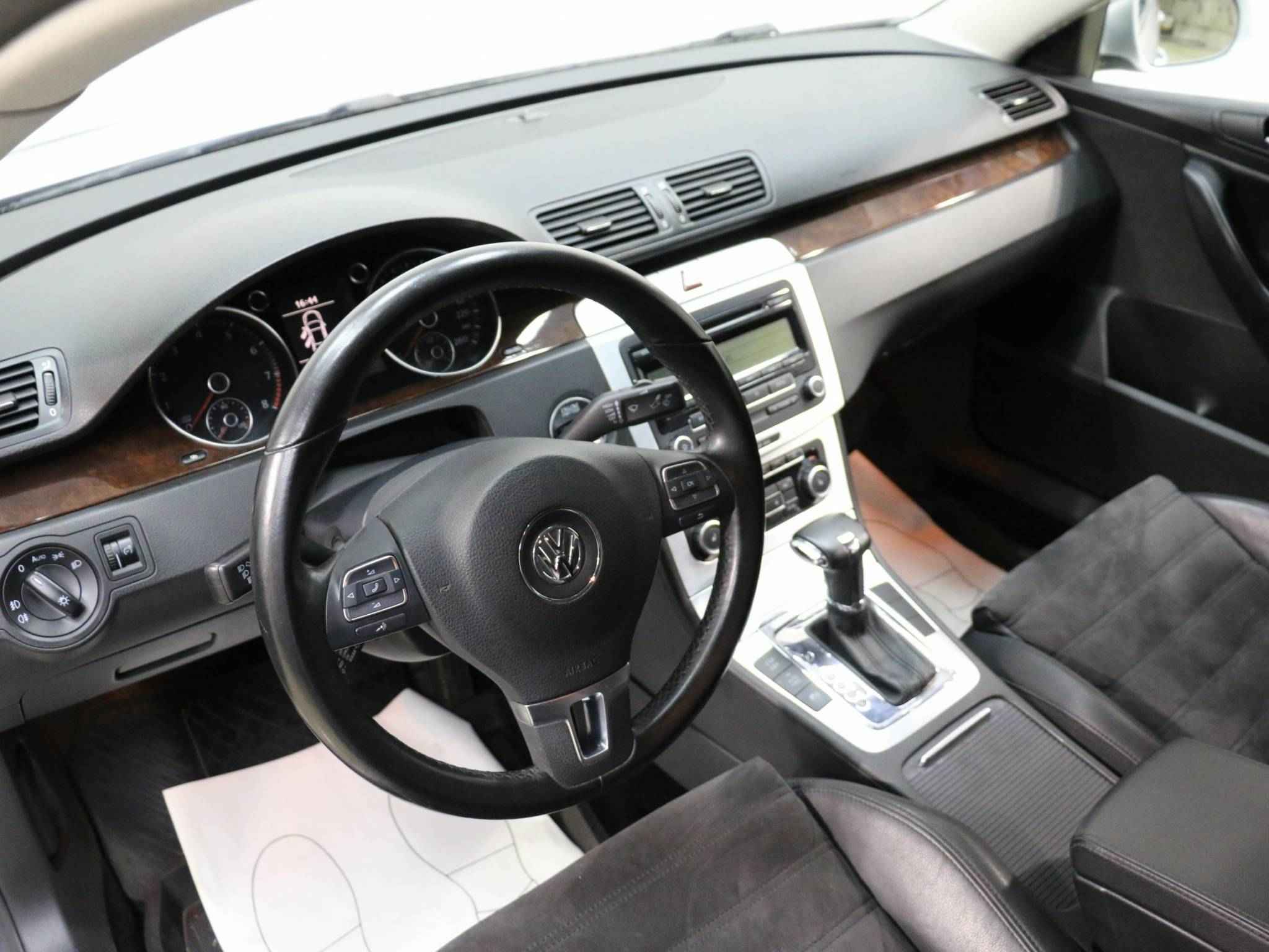 Volkswagen Passat, B6
