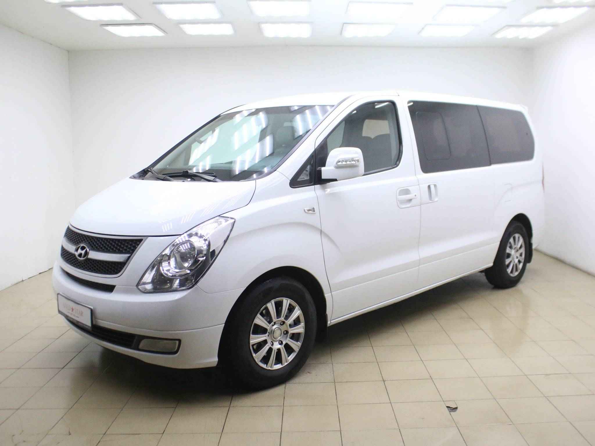 Hyundai Grand Starex, I