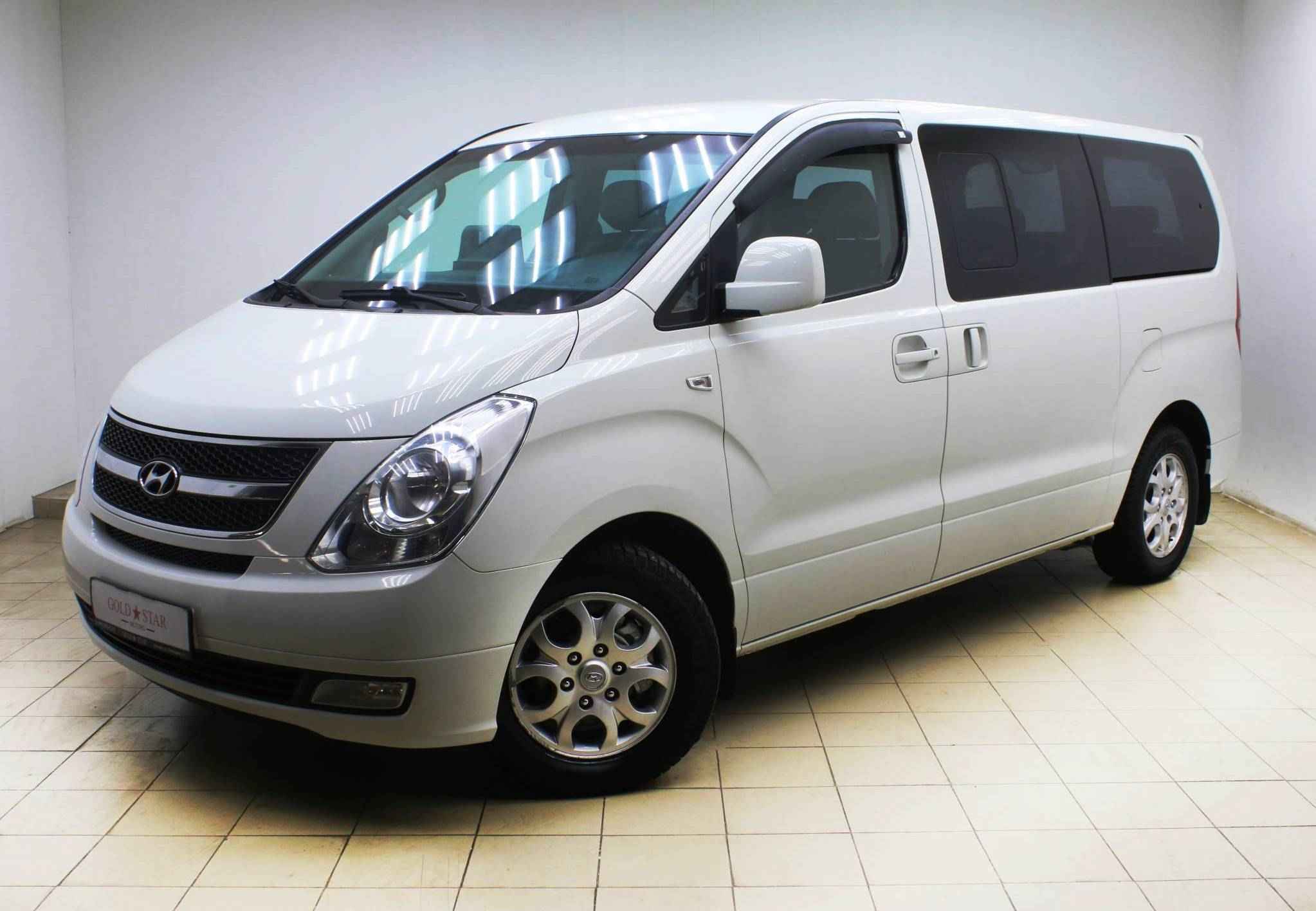 Hyundai Grand Starex, I