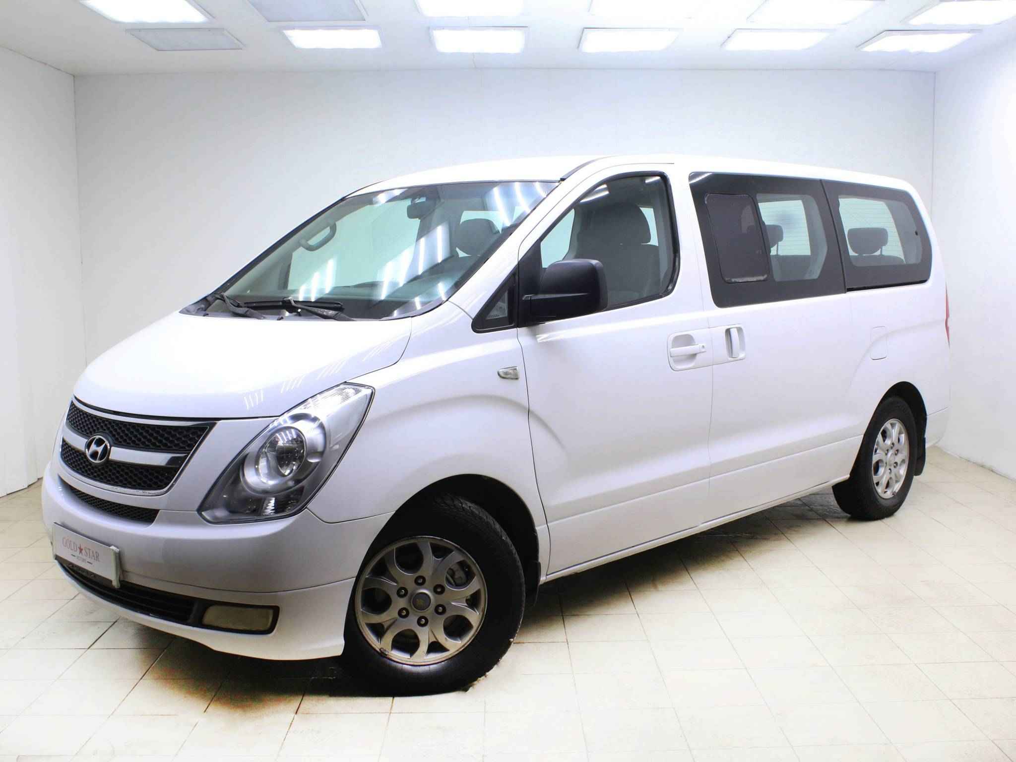 Hyundai Grand Starex, I