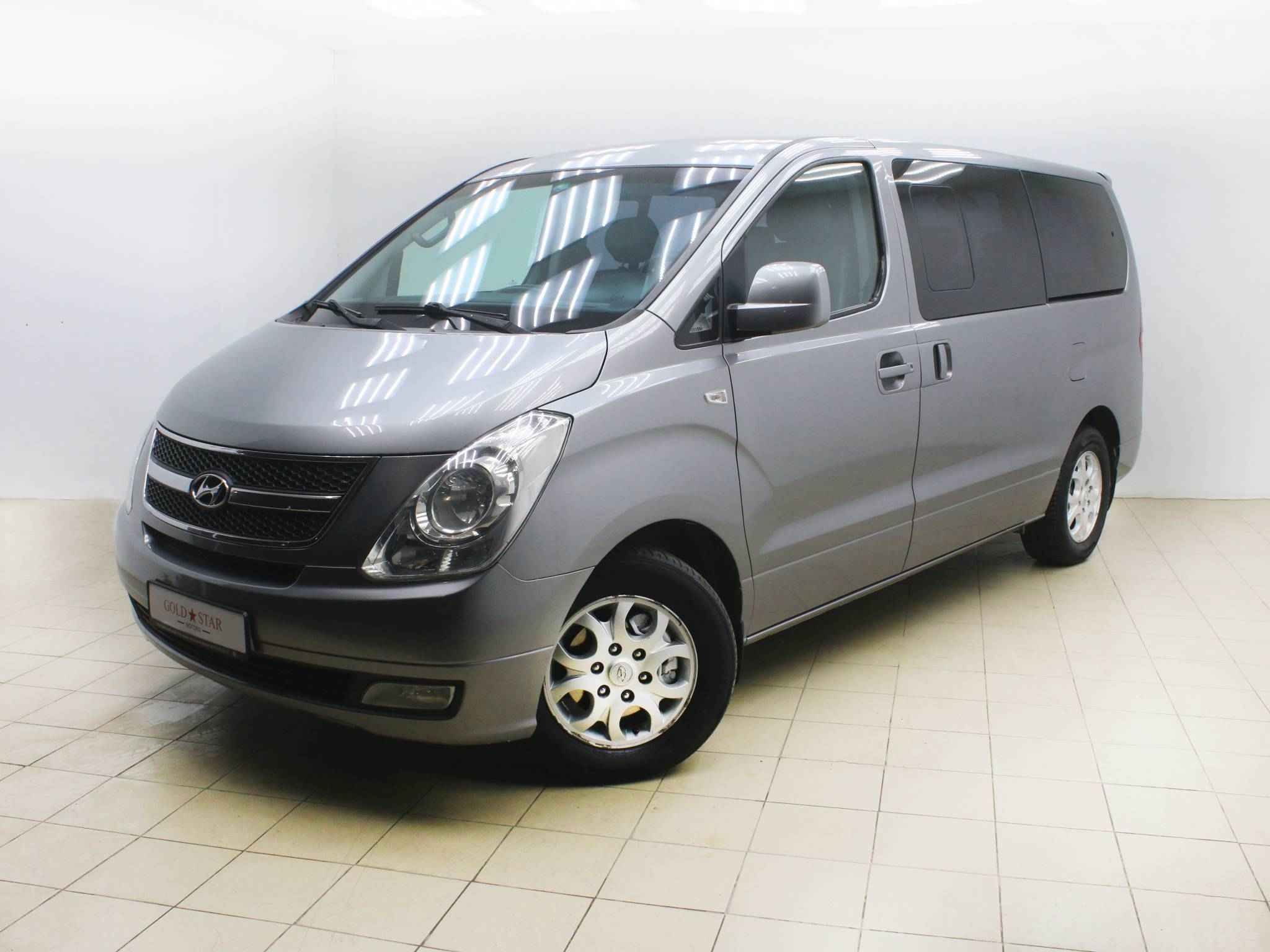 Hyundai Grand Starex, I