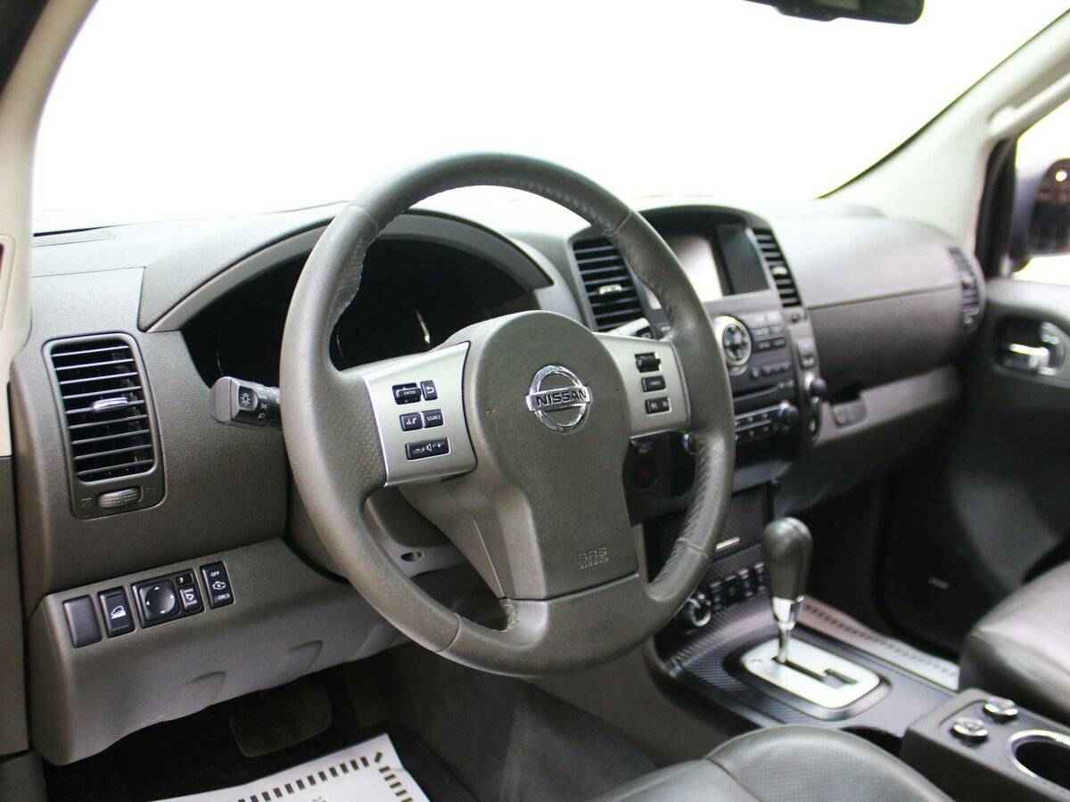 Nissan Pathfinder, III